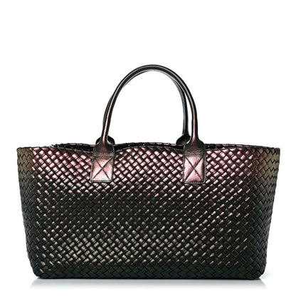 Bottega Veneta Iridescent Scarabee Intrecciato Medium Cabat 2 of 15