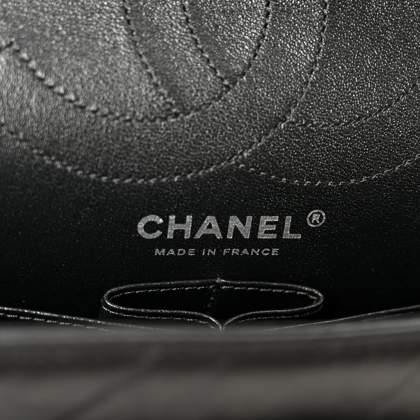 Aged Calfskin Chevron Quilted 2.55 Reissue 226 So Black