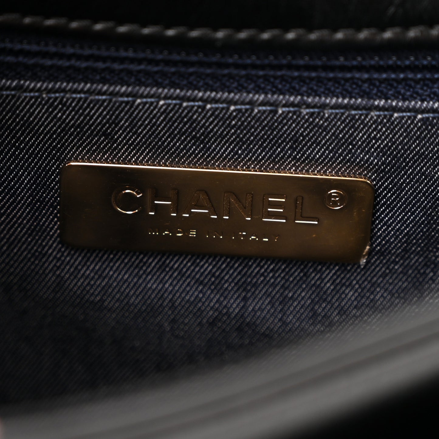 Crumpled Calfskin En Vogue Rope Flap Black