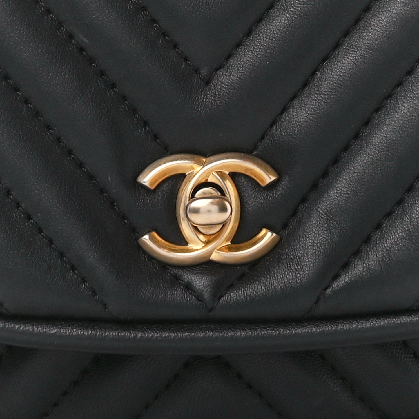 Lambskin Reverse Chevron Quilted Mini Round Top Handle Flap Black