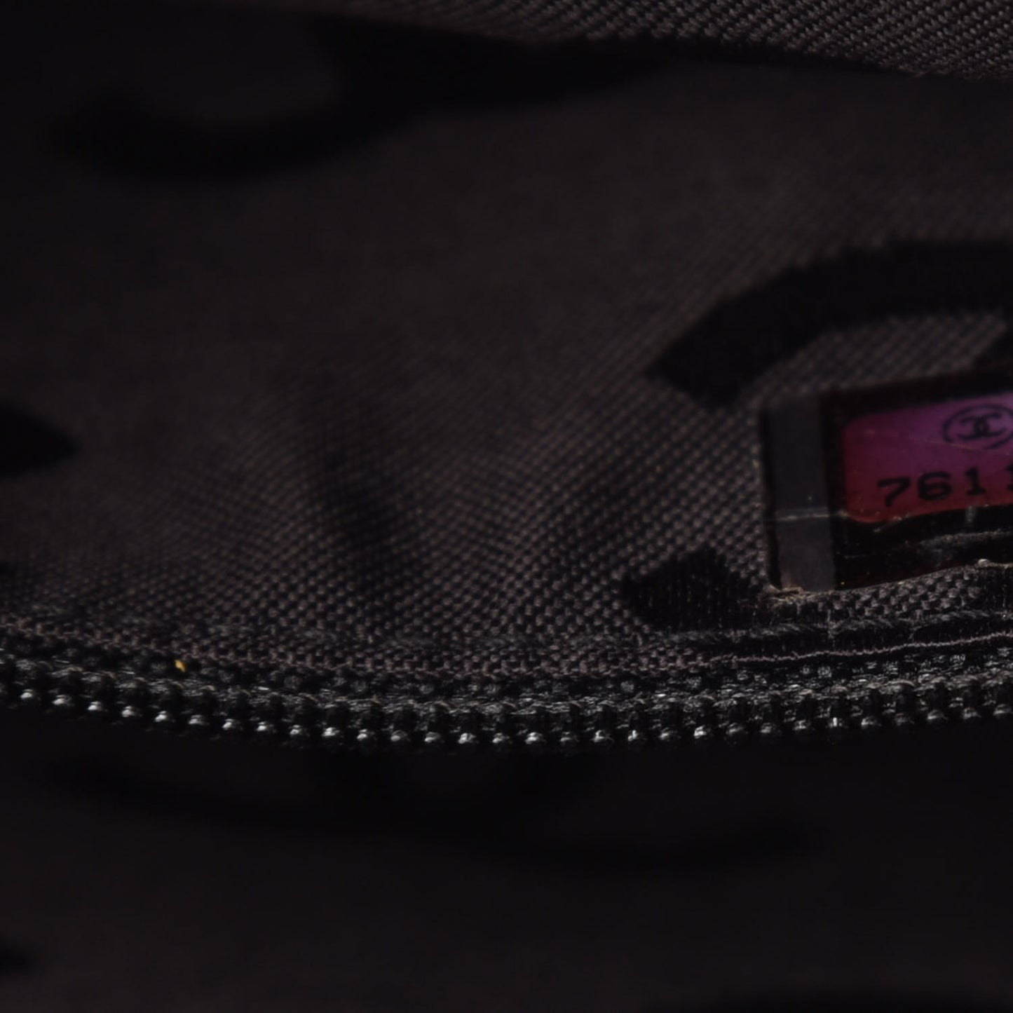 Caviar Chocolate Bar Quilted Shoulder Bag Black