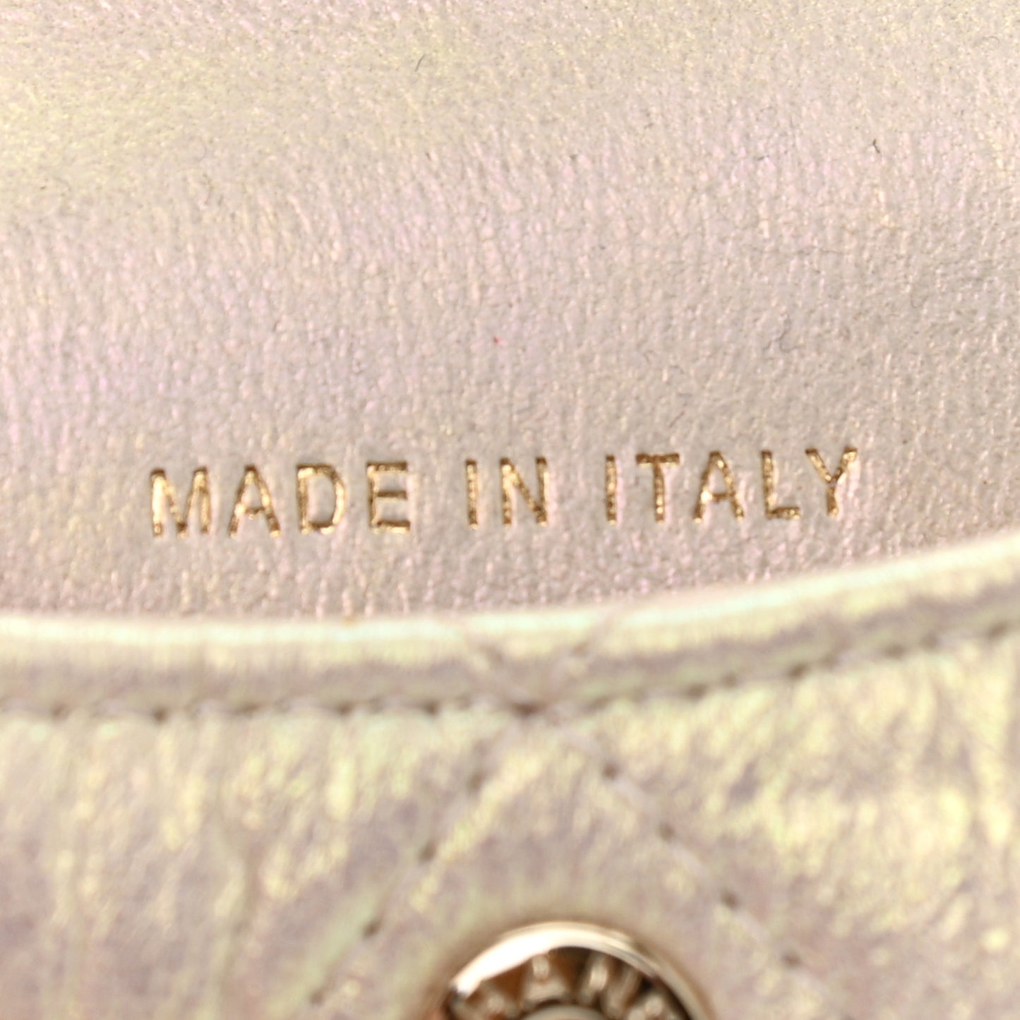 Iridescent Lambskin Quilted Airpods Pro Case Ivory