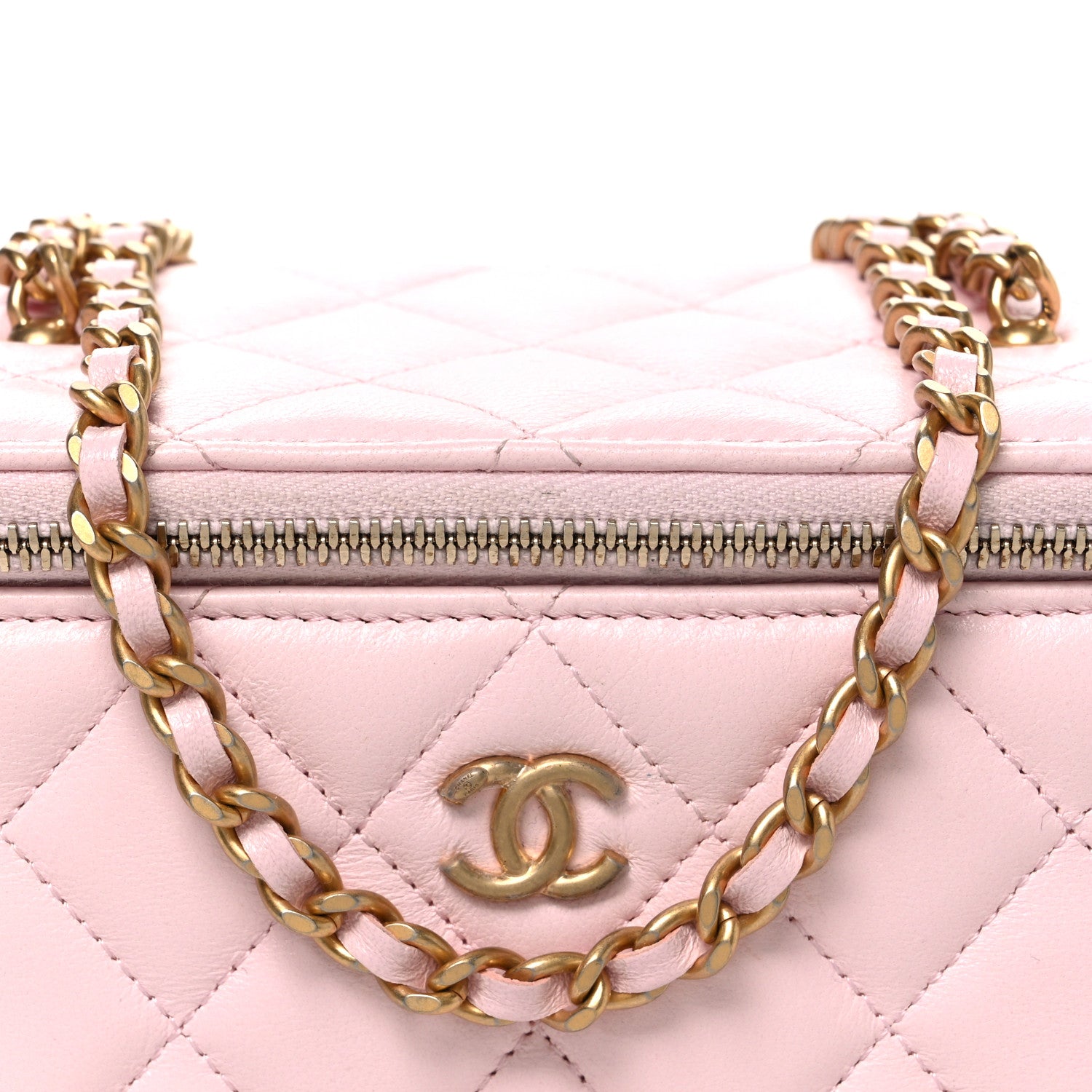 CHANELピンク キルティング ケース Chanel Lambskin Quilted Small Pearl Crush Vanity Case With Chain