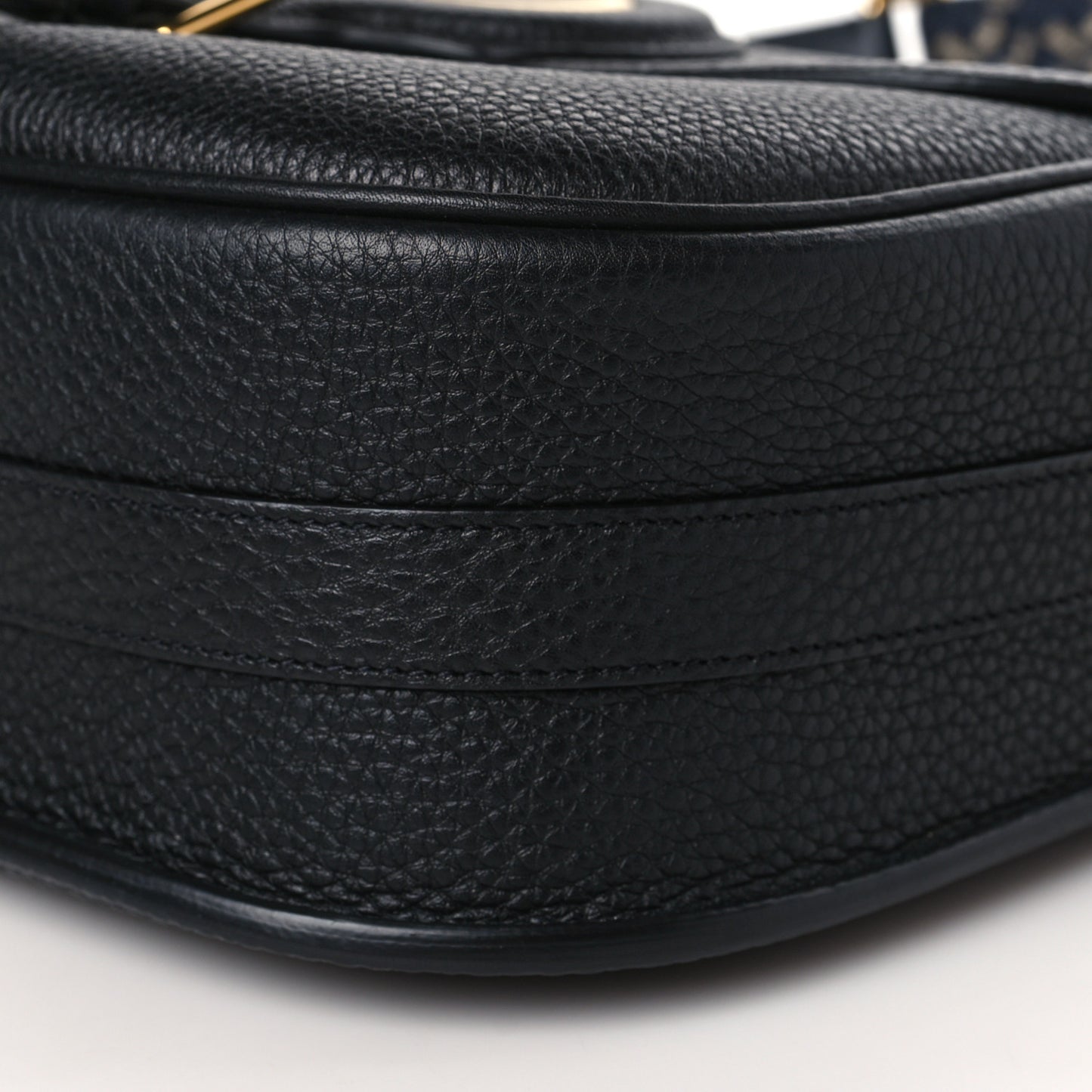 Grained Calfskin Large Bobby Flap Black