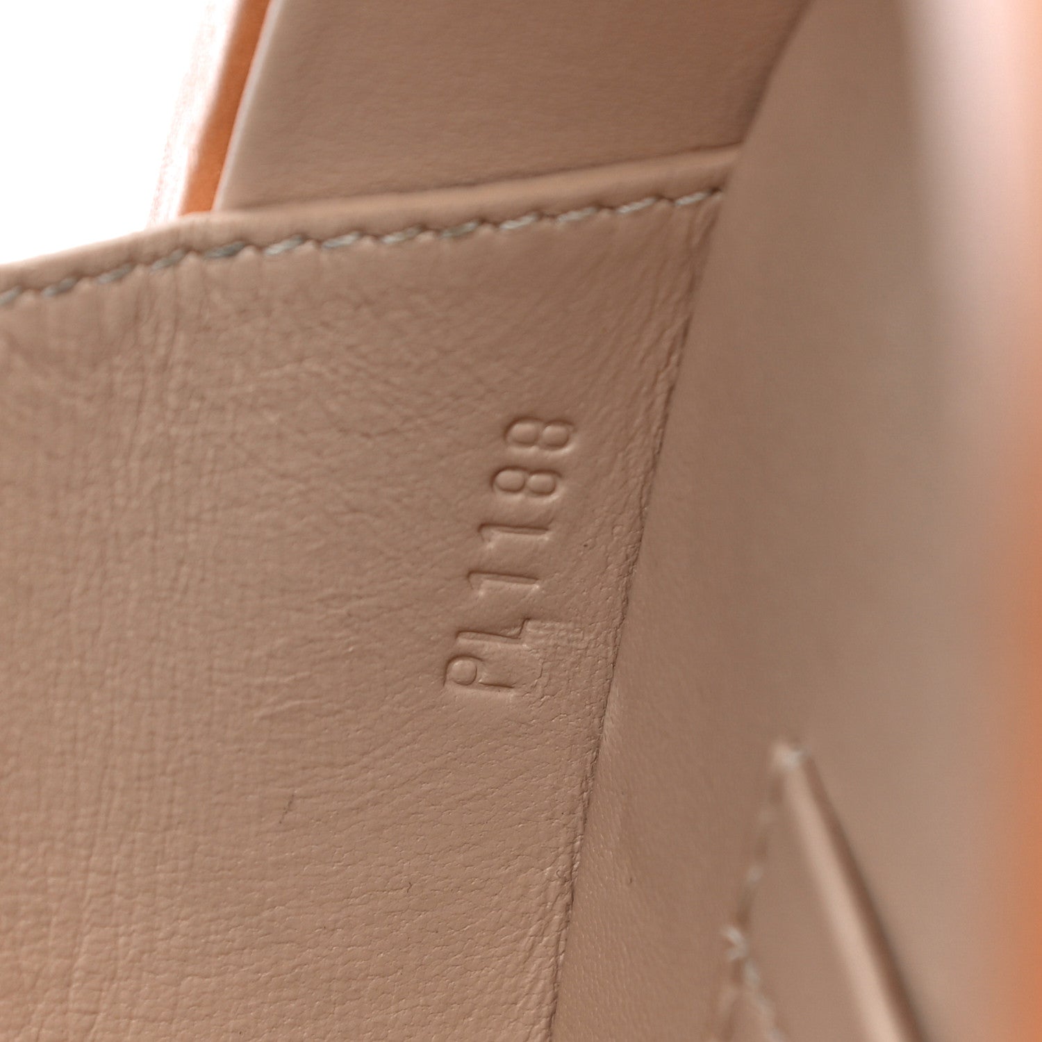 Louis Vuitton Monogram Petite Boite Chapeau 7 of 17