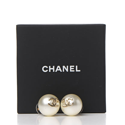 Chanel Pearl CC Large Earrings Gold 5 of 5