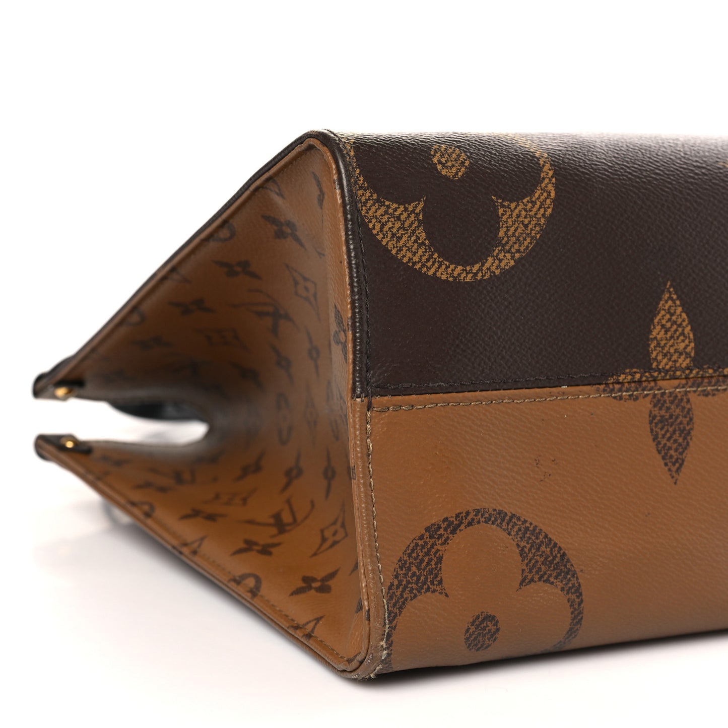 Reverse Monogram Giant Onthego MM
