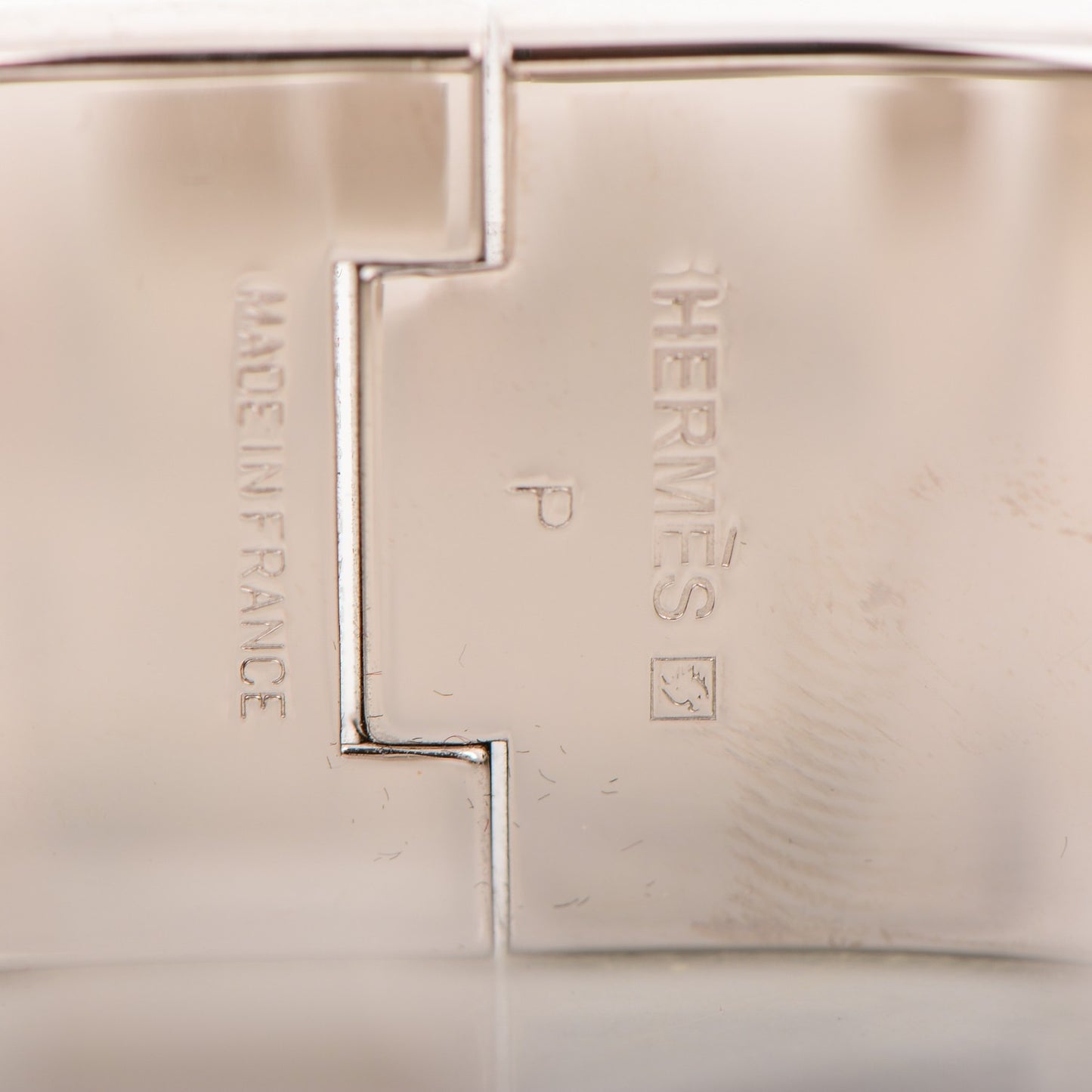 Enamel Wide Clic Clac H Bracelet PM Rouge Corail
