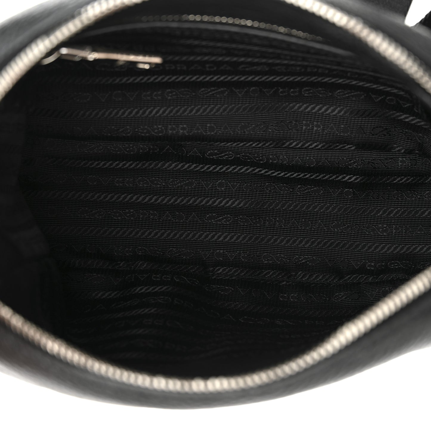 Vitello Daino Camera Crossbody Black