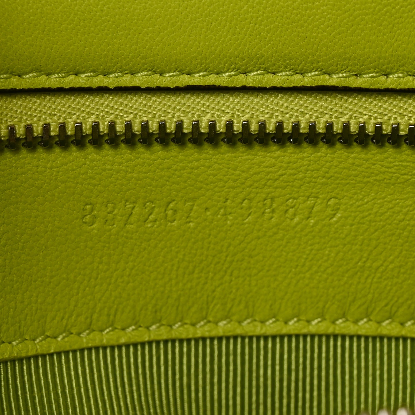 Calfskin Matelasse Medium GG Marmont Shoulder Bag Bright Green