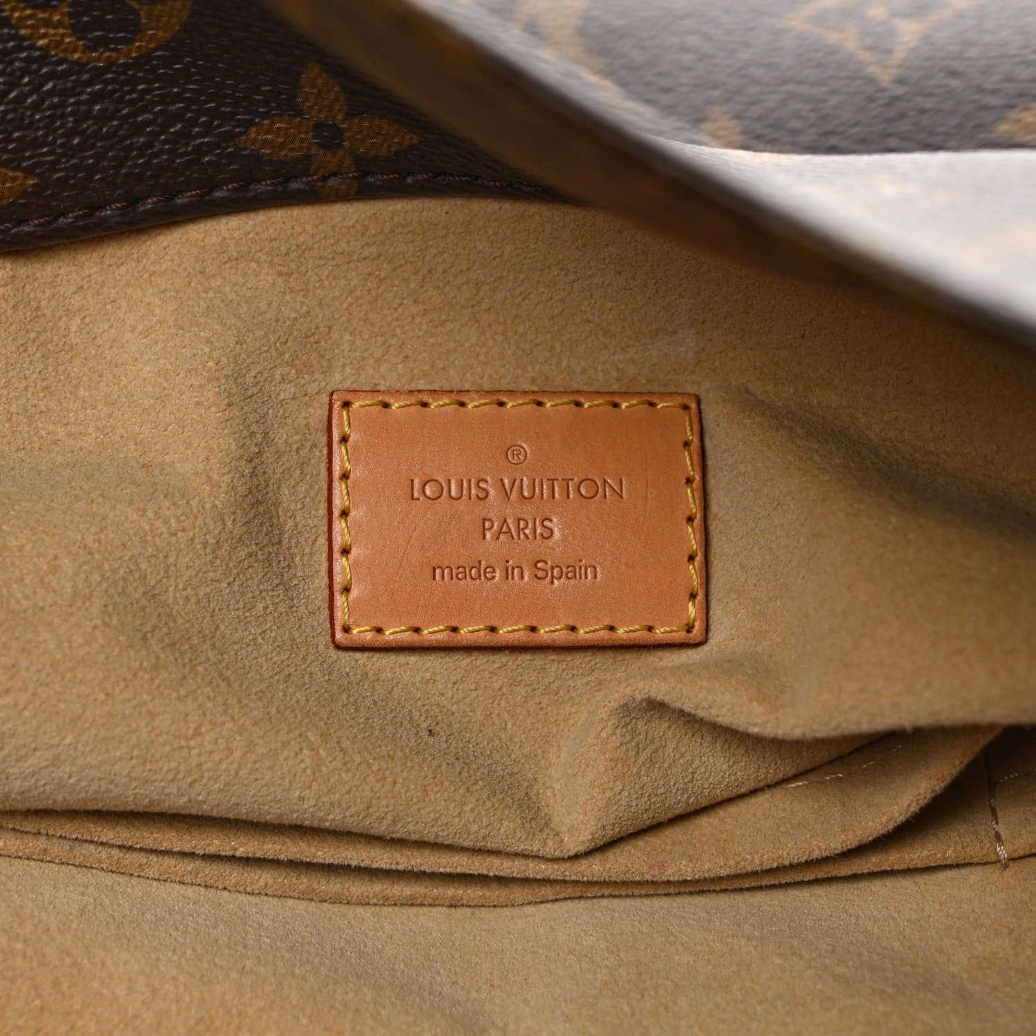 Louis Vuitton Monogram Artsy MM 6 of 10