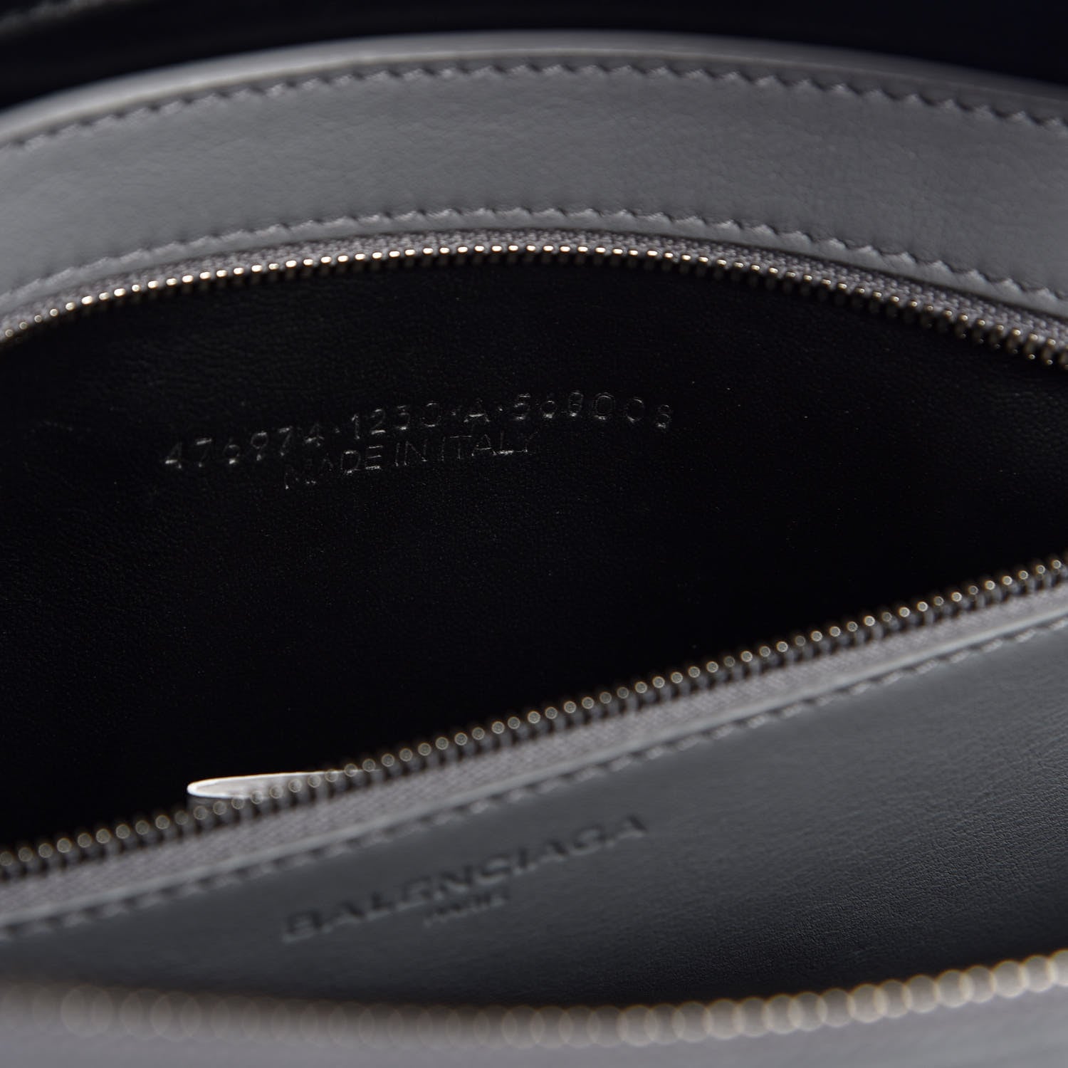 Balenciaga Calfskin M Triangle Duffle Gris Beton 7 of 13
