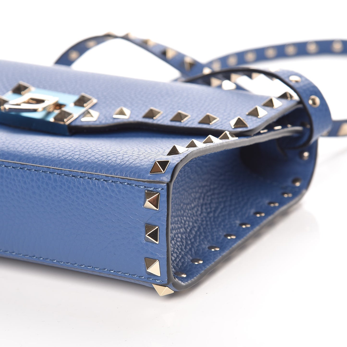 Pebbled Calfskin Medium Rockstud Flip Lock Crossbody Bag Baltique