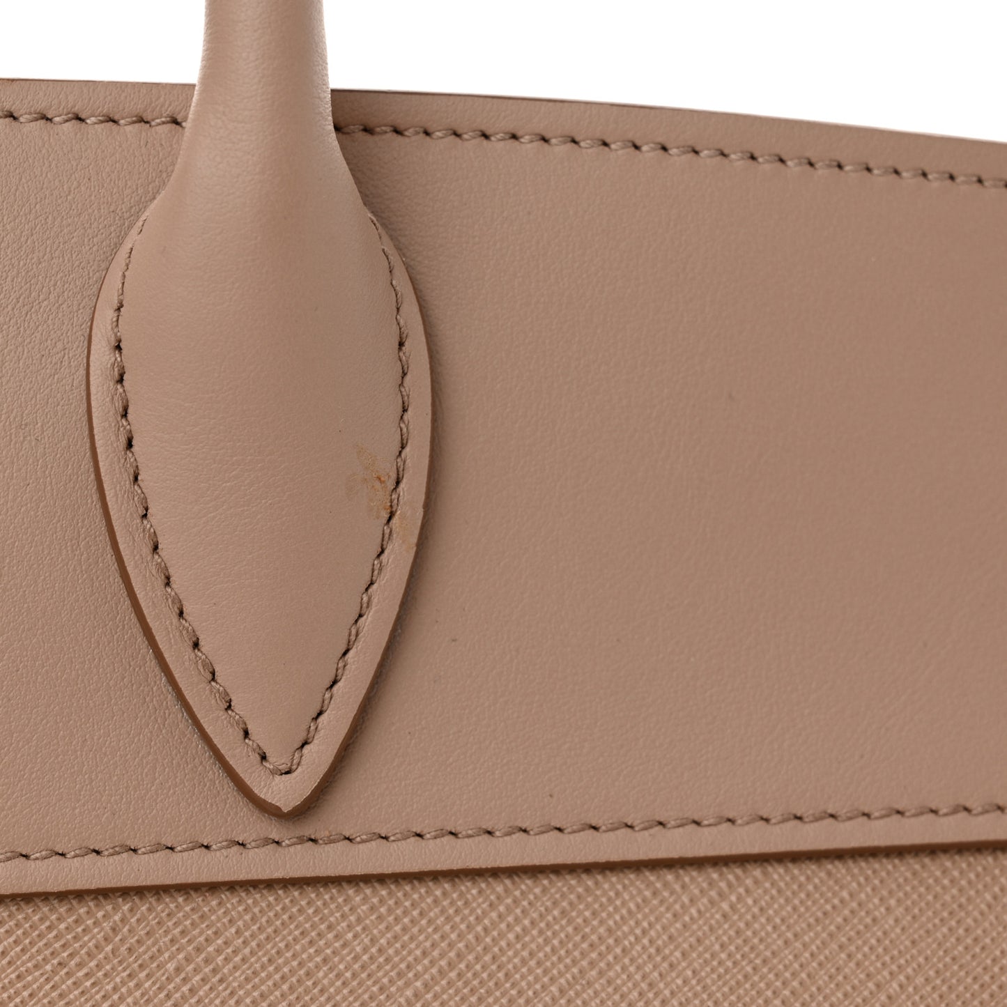 Saffiano City Calfskin Medium Esplanade Cammeo