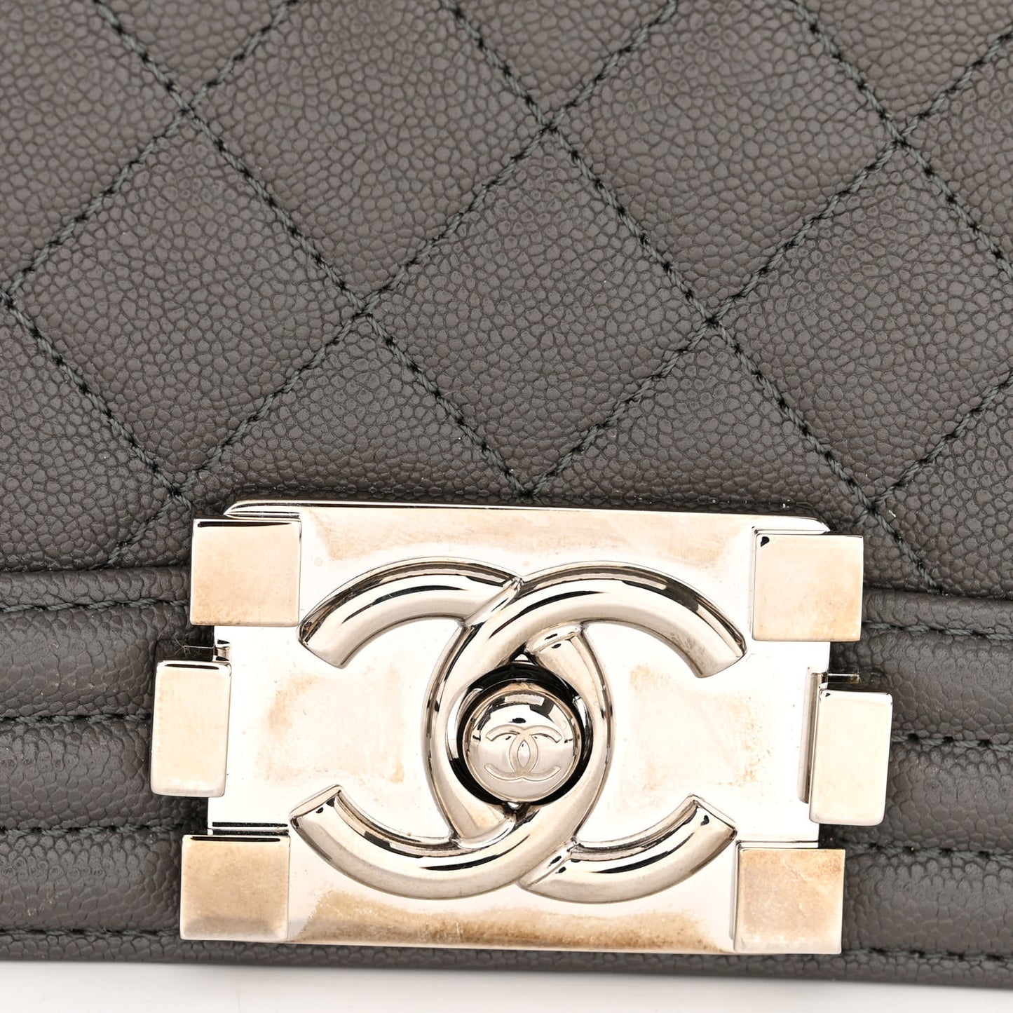 Caviar Quilted Medium Boy Flap Grey