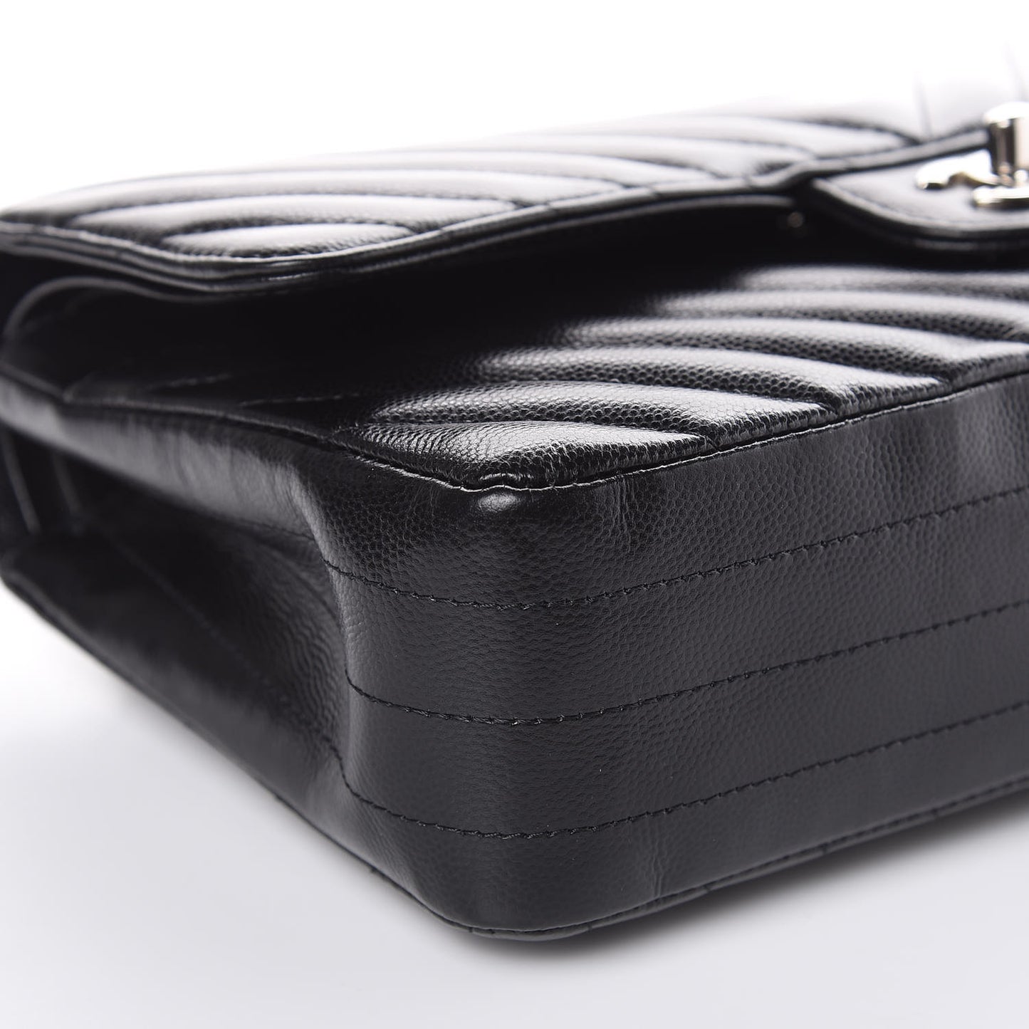 Caviar Chevron Quilted Medium Double Flap Black