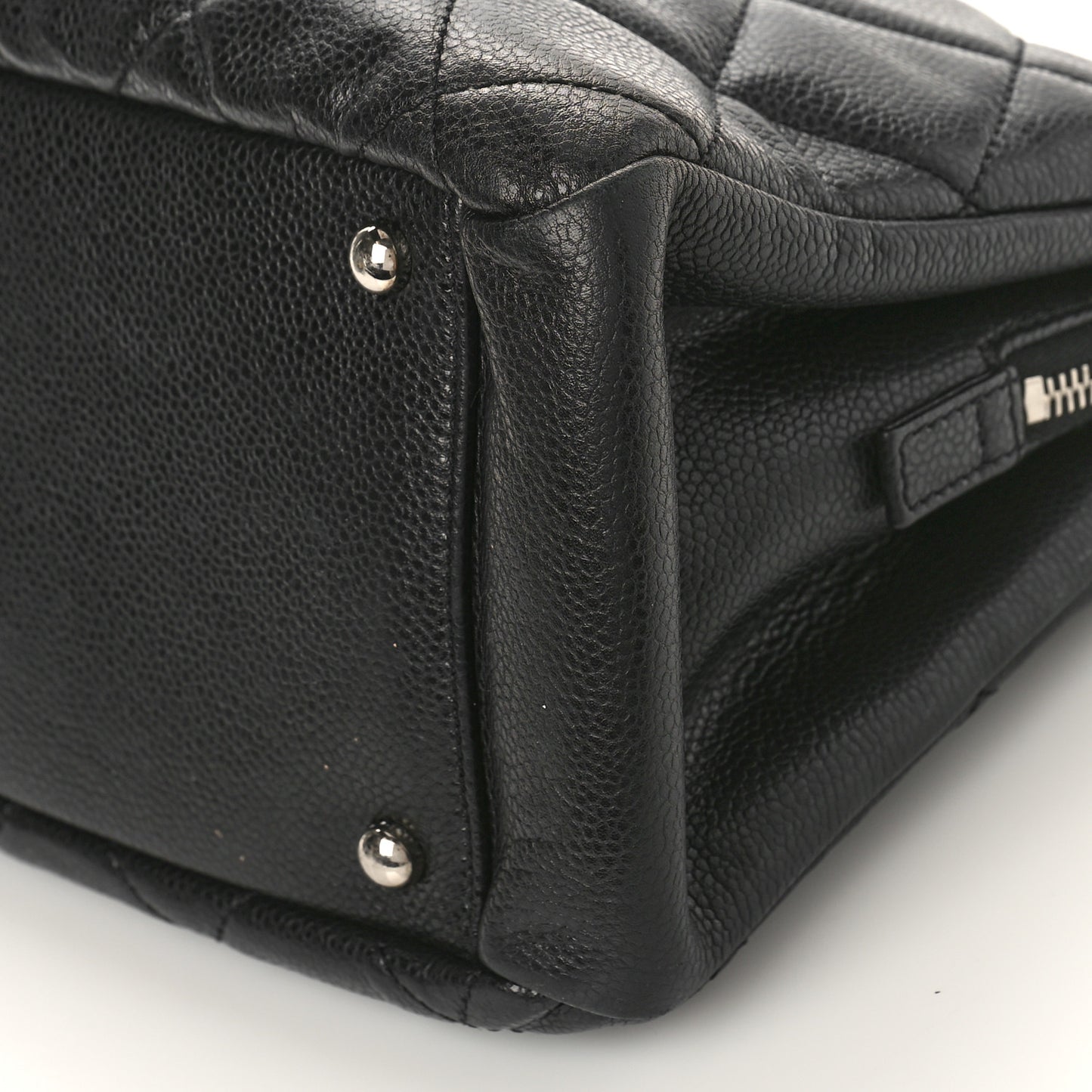 Caviar Quilted CC Timeless Soft Tote Black