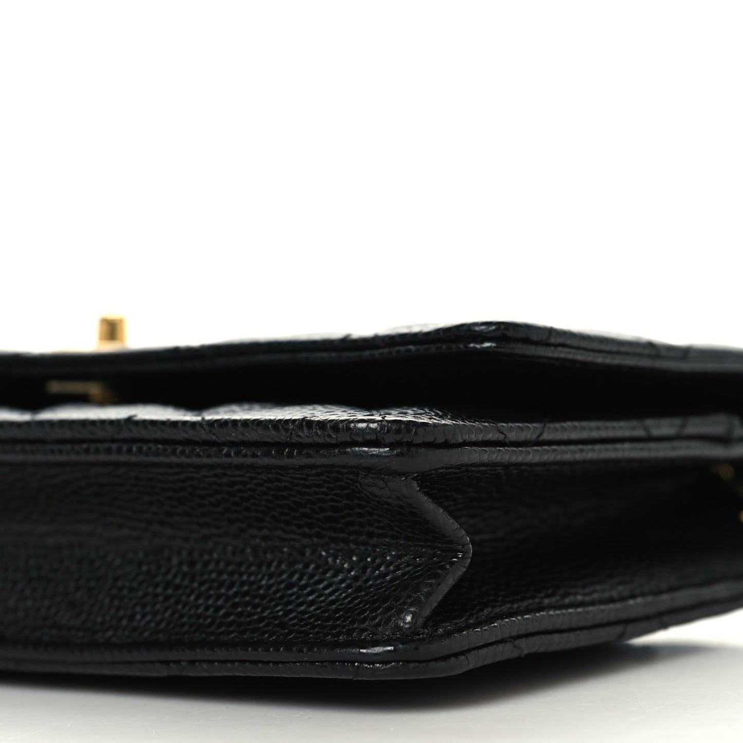 Caviar Quilted CC Turnlock Wallet On Chain WOC Black