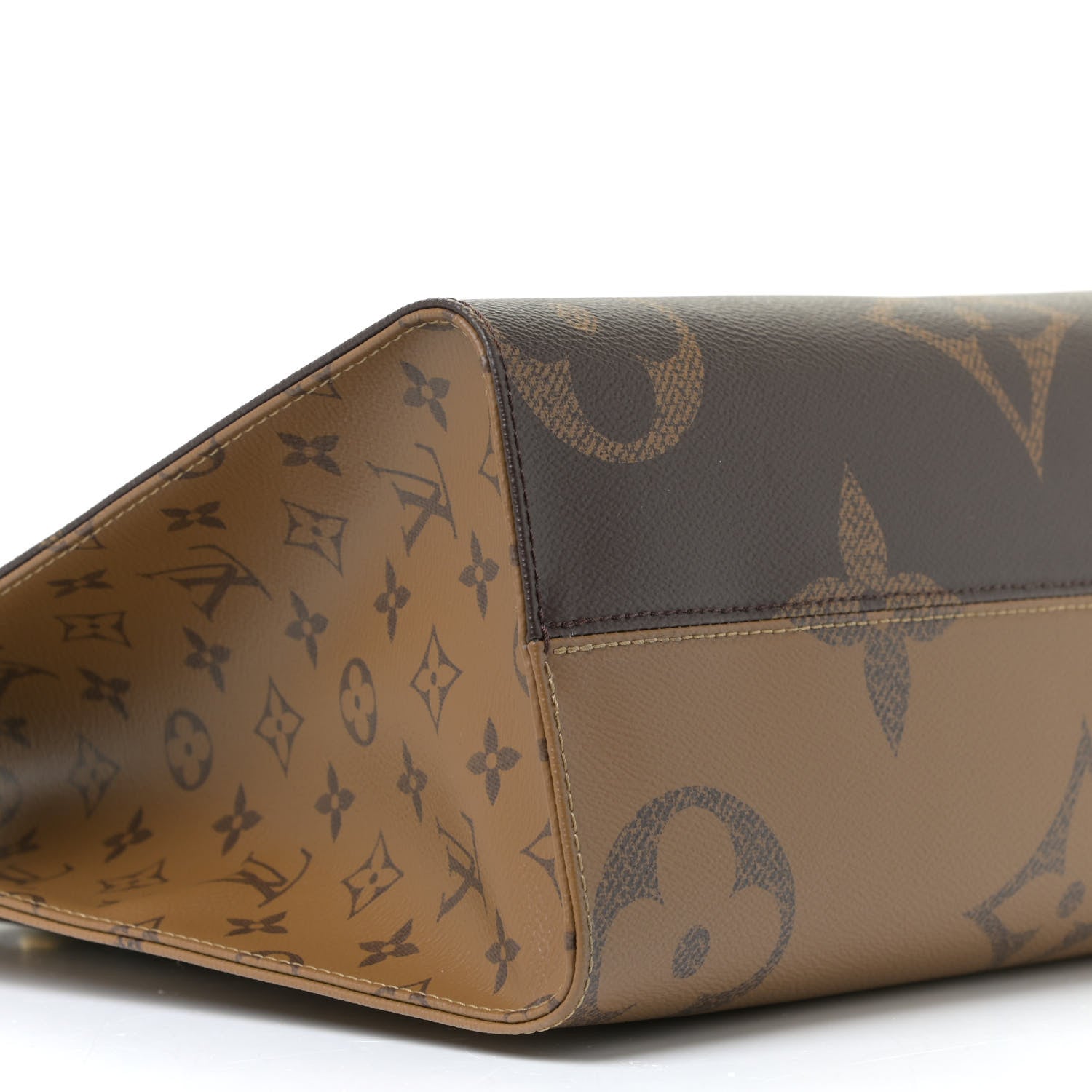 Louis Vuitton Reverse Monogram Giant Onthego MM 5 of 9