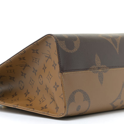 Louis Vuitton Reverse Monogram Giant Onthego MM 5 of 9