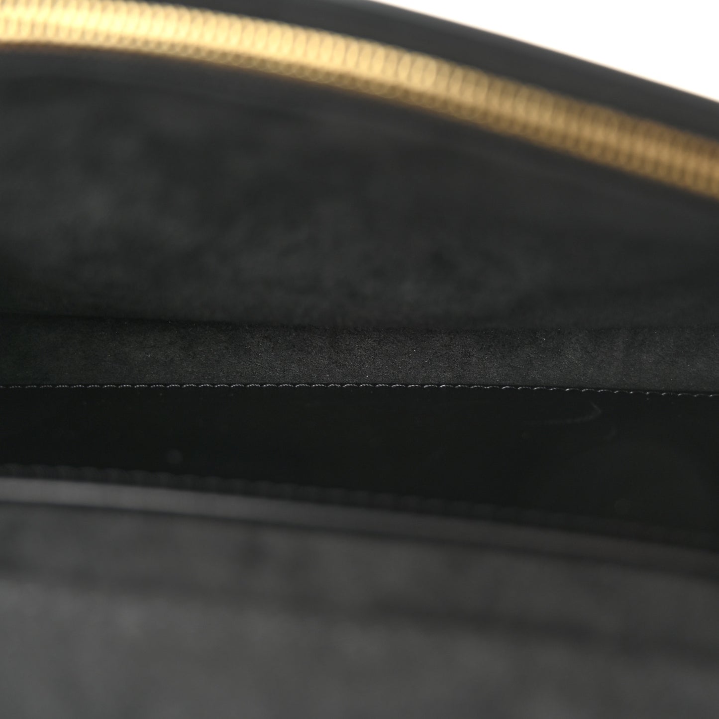 Calfskin Chain Louise GM NM Black