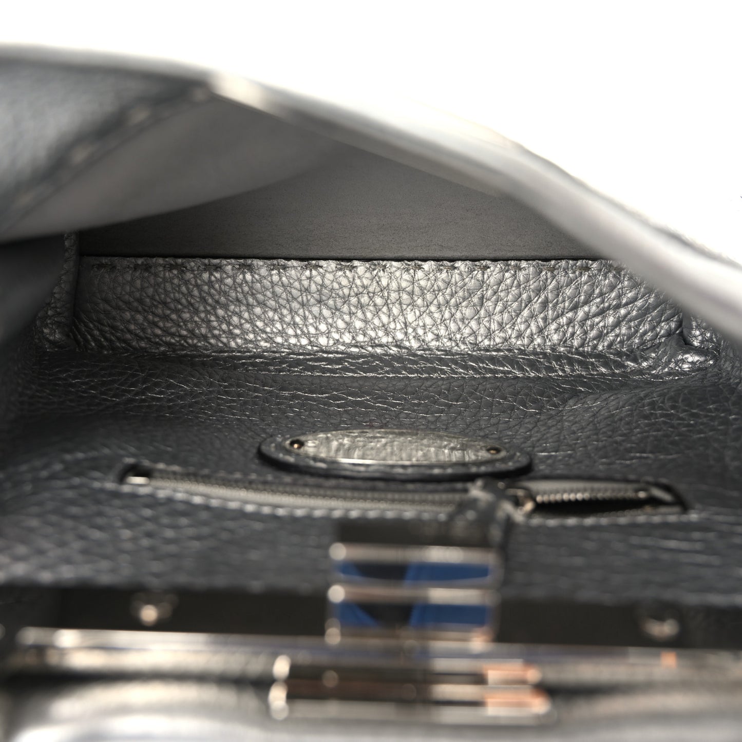 Cuoio Romano Lux Selleria Mini Peekaboo Iconic Satchel Argento
