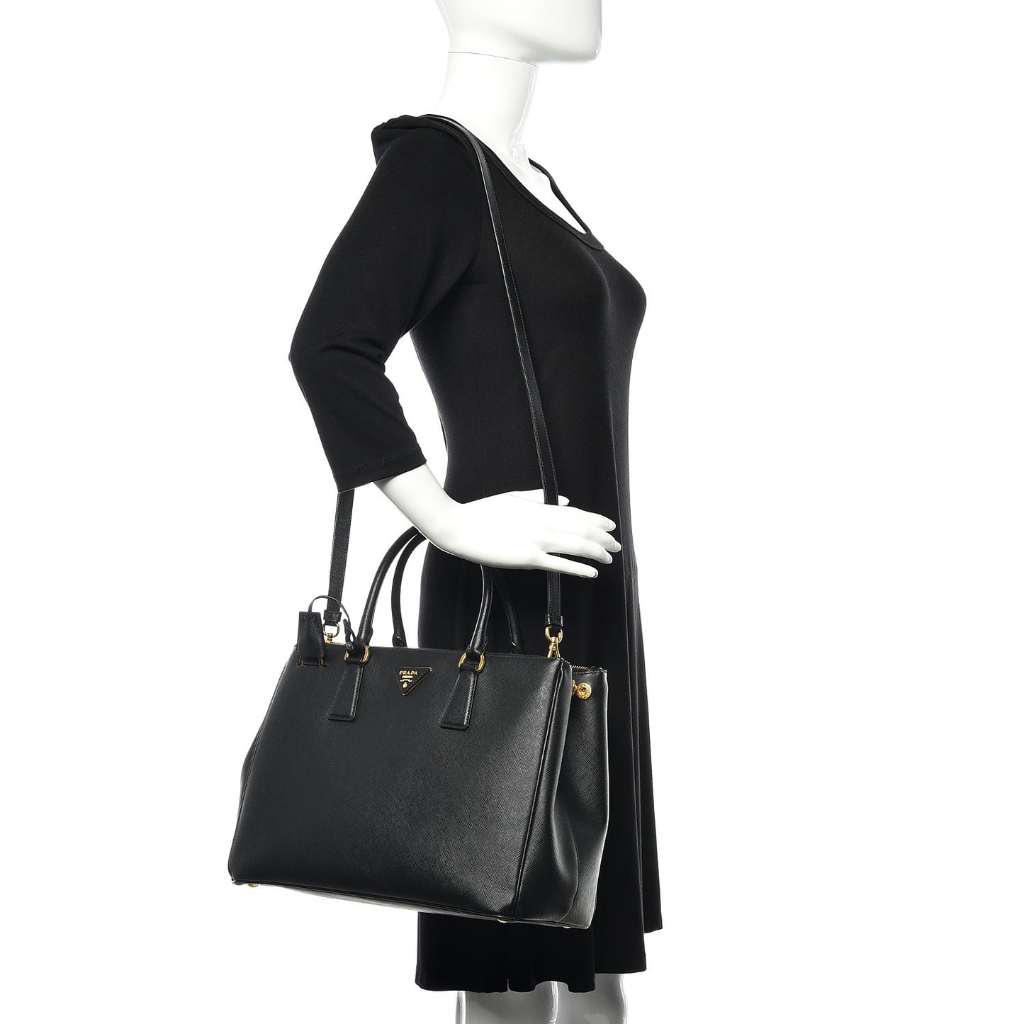 Saffiano Medium Galleria Double Zip Tote Black