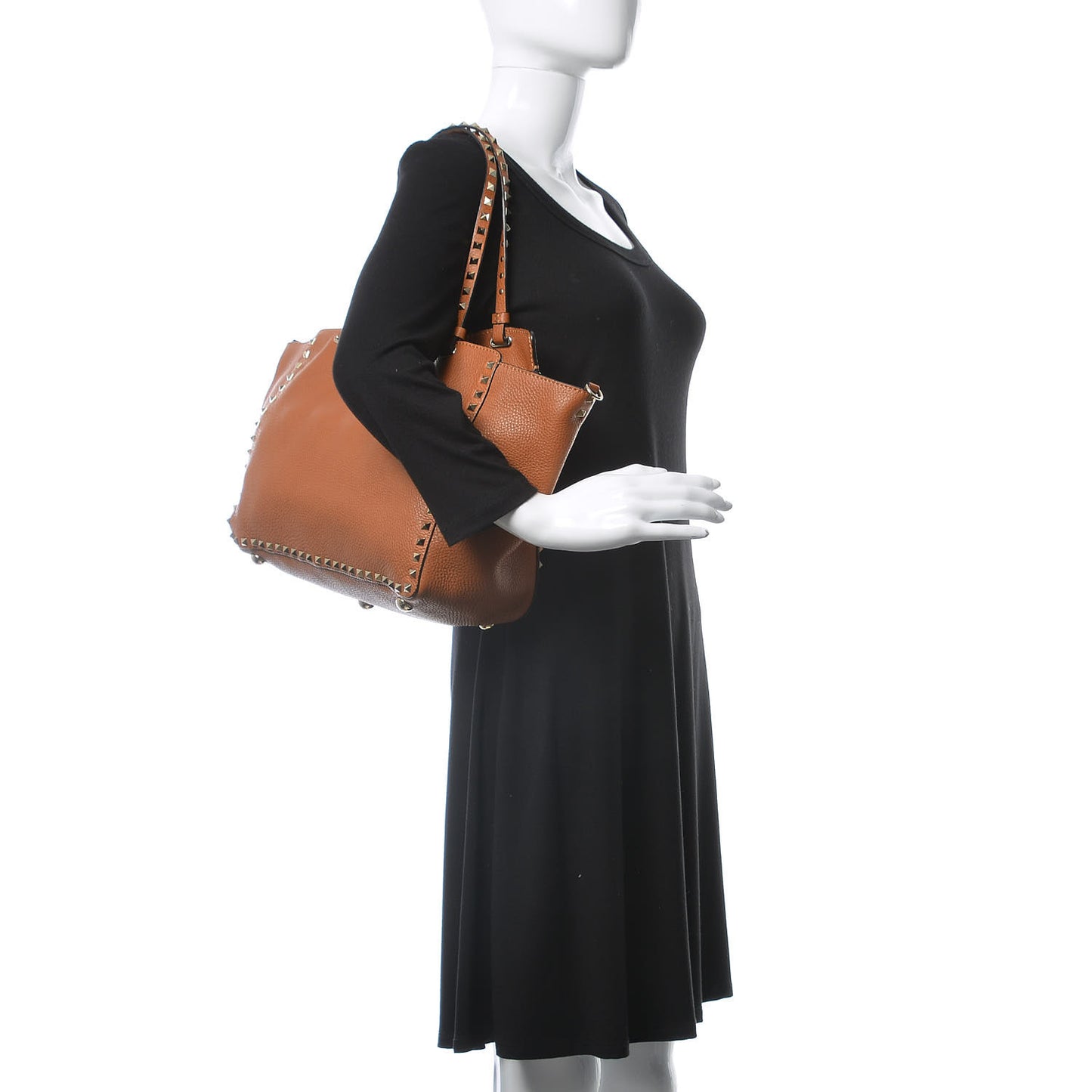 Pebbled Calfskin Medium Rockstud Tote Light Cuir