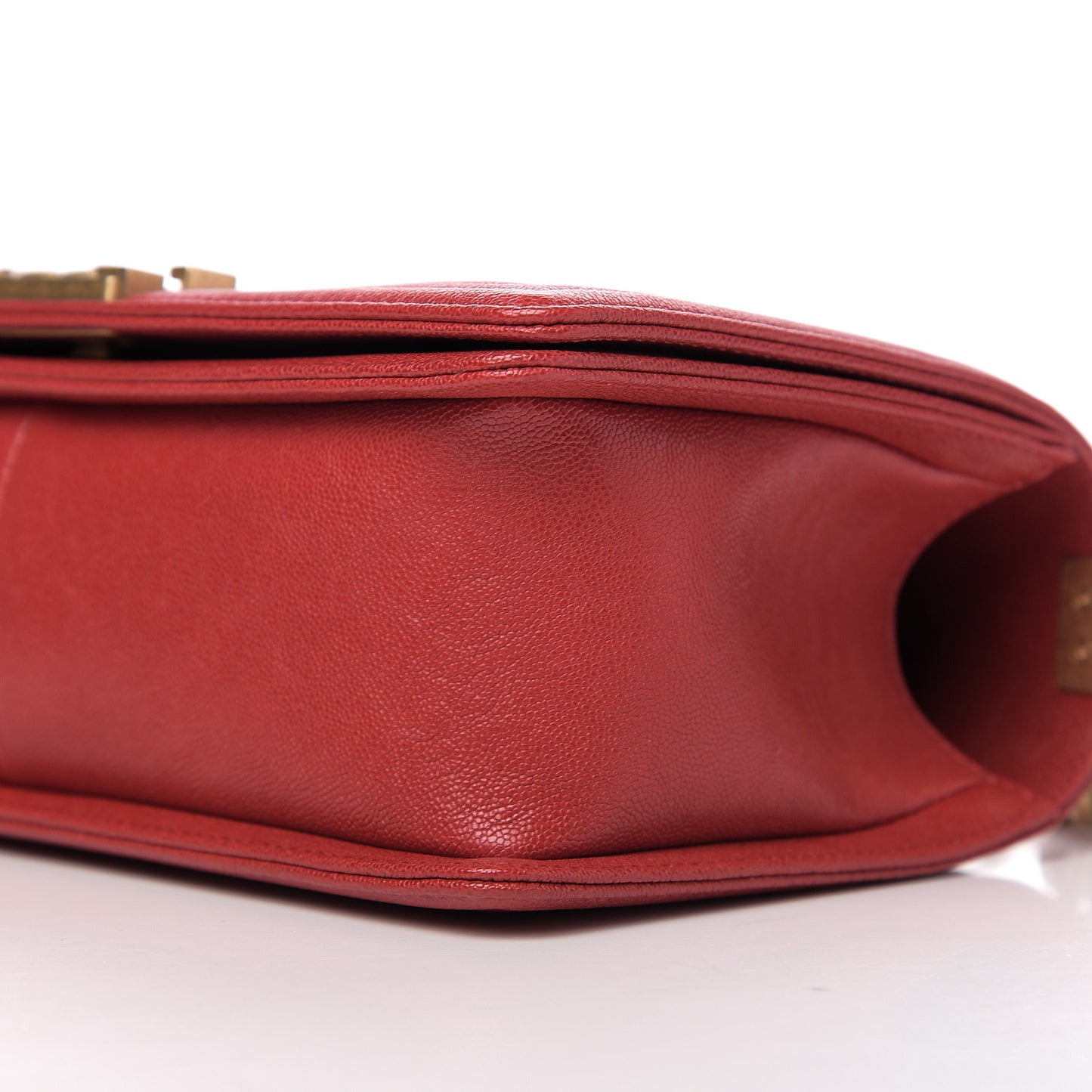Caviar Quilted Medium Boy Flap Red