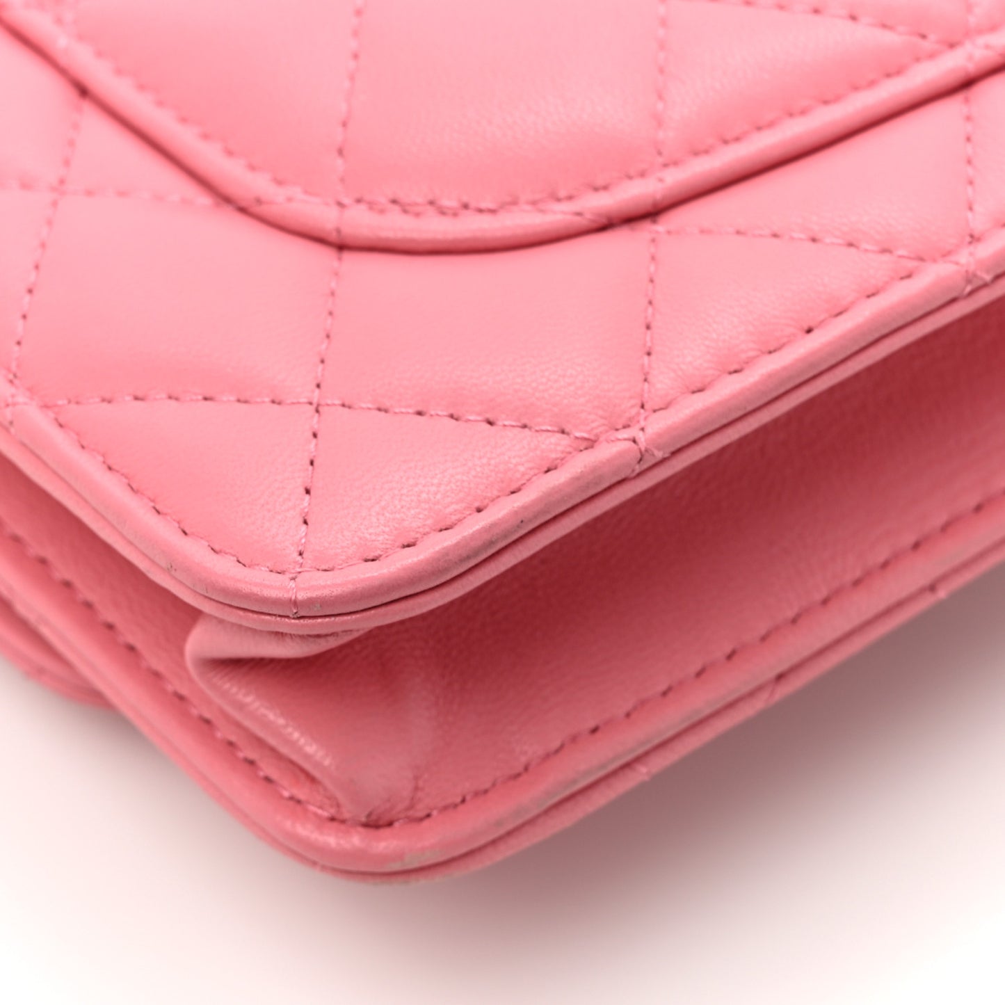 Lambskin Quilted Chain Handle Round Wallet On Chain WOC Pink