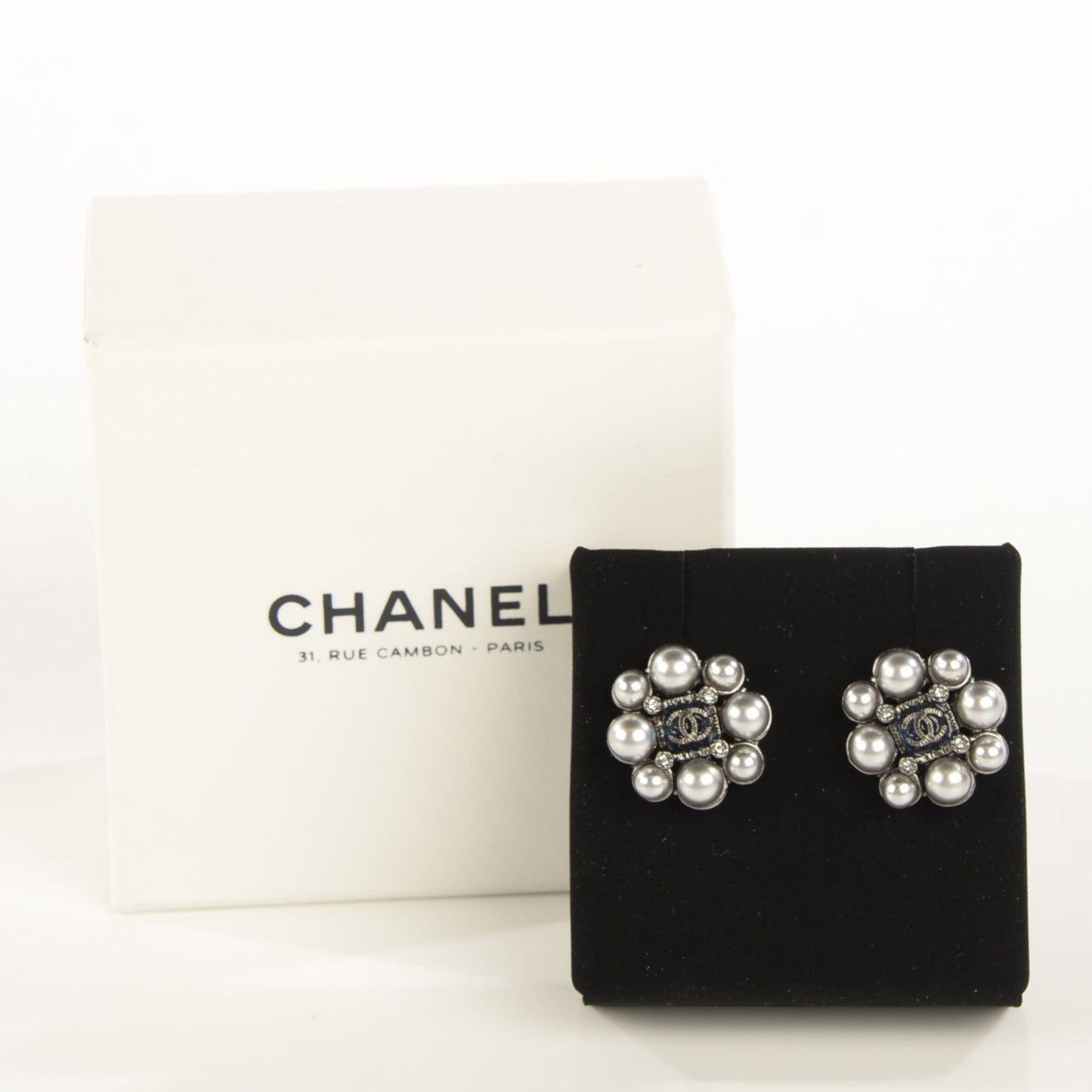Pearl Crystal CC Earrings Ruthenium