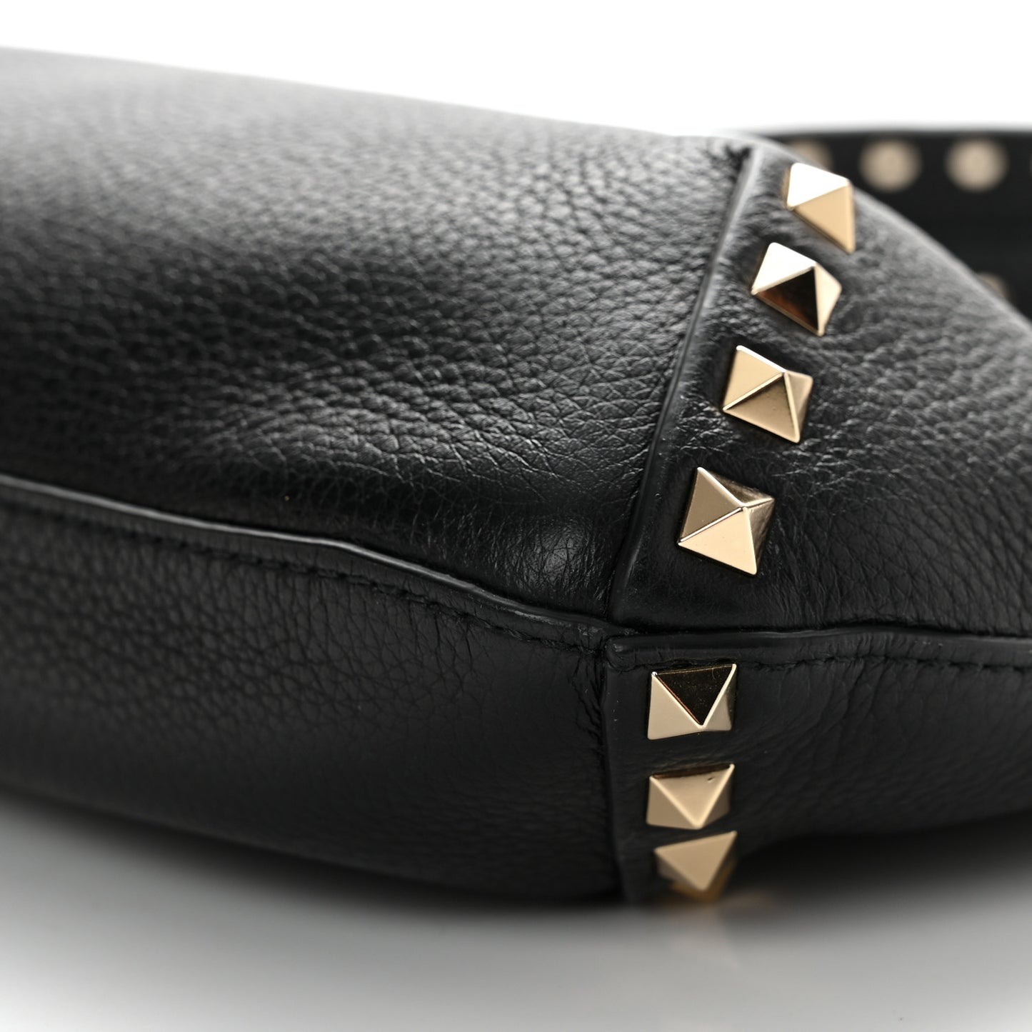 Pebbled Calfskin Small Rockstud Flip Lock Hobo Black