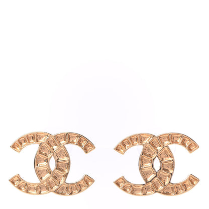 Chanel Metal Along The Nile CC Earrings Gold 1 of 5