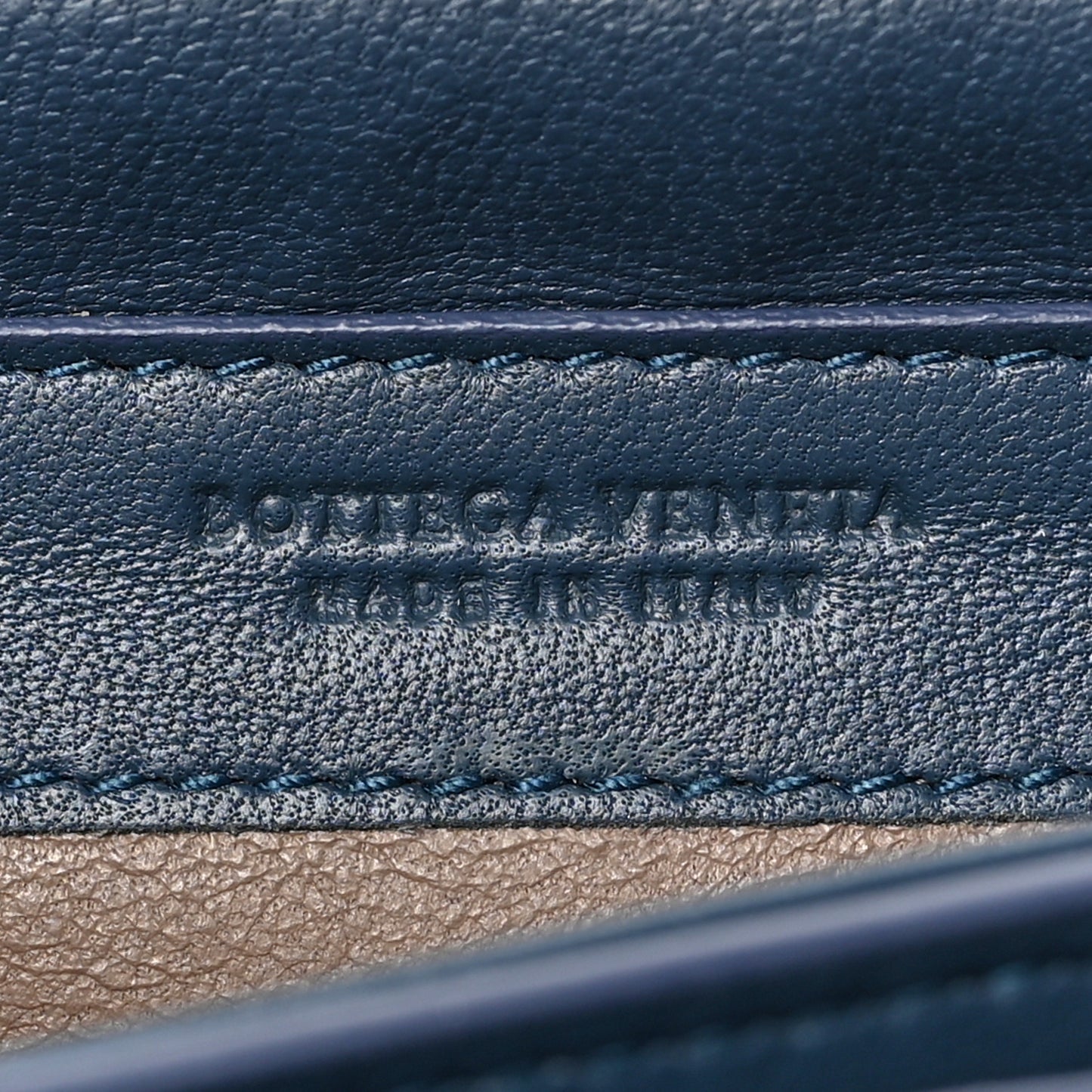 Nappa Intrecciato Continental Wallet on Chain Krim