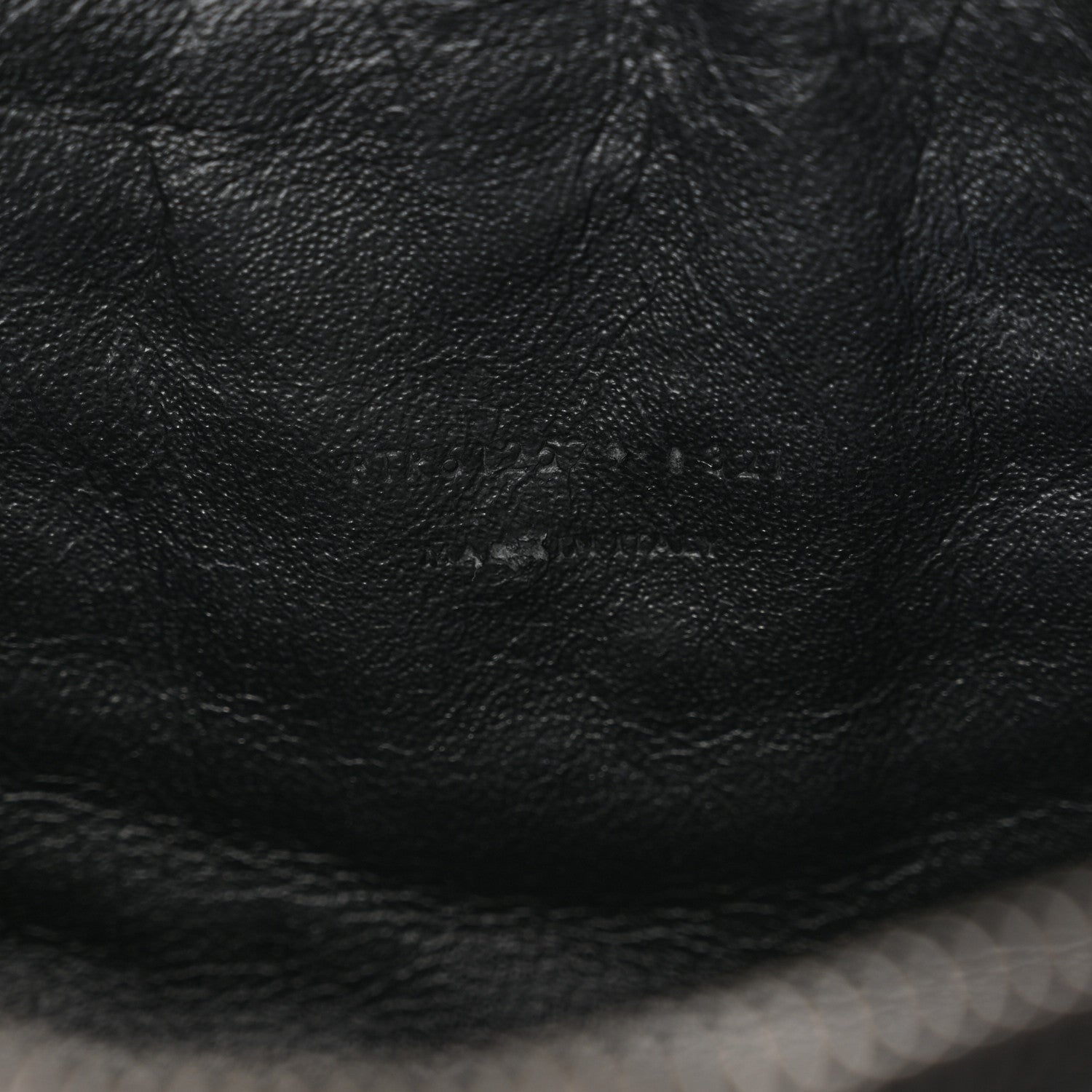 Saint Laurent Grain De Poudre Matelasse Monochrome Monogram Mini Lou Camera Bag Black 7 of 10