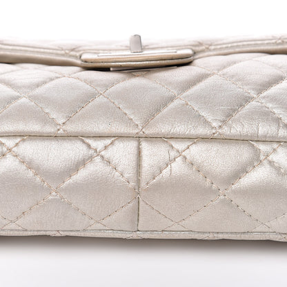 Chanel Metallic Calfskin Quilted 2.55 Reissue Clutch Silver 9 of 25