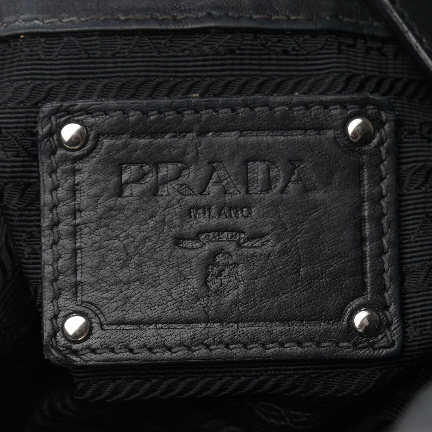 Vitello Daino Shoulder Bag Black