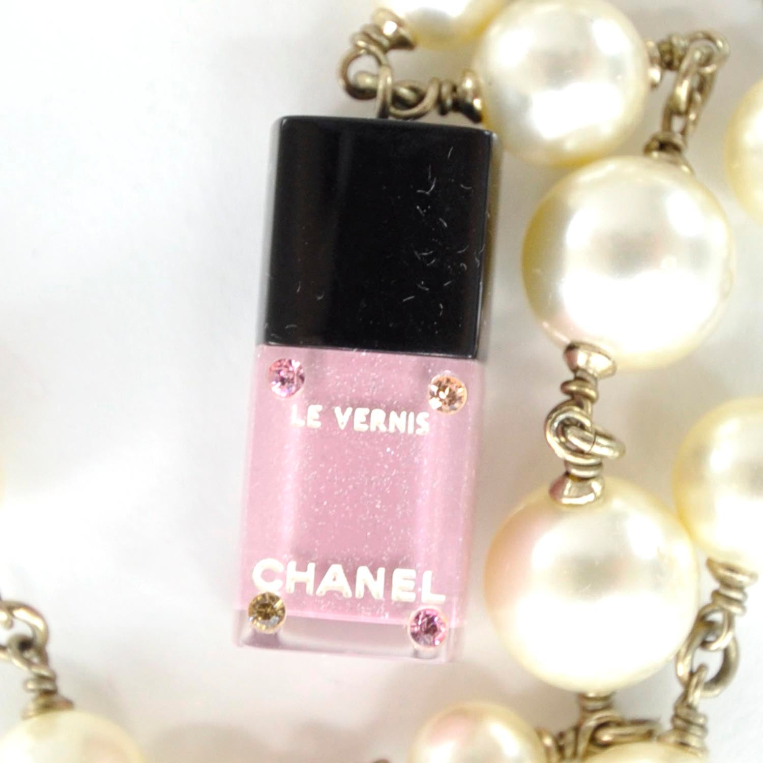 Chanel Resin Beauty Icons Pearl Necklace 6 of 6