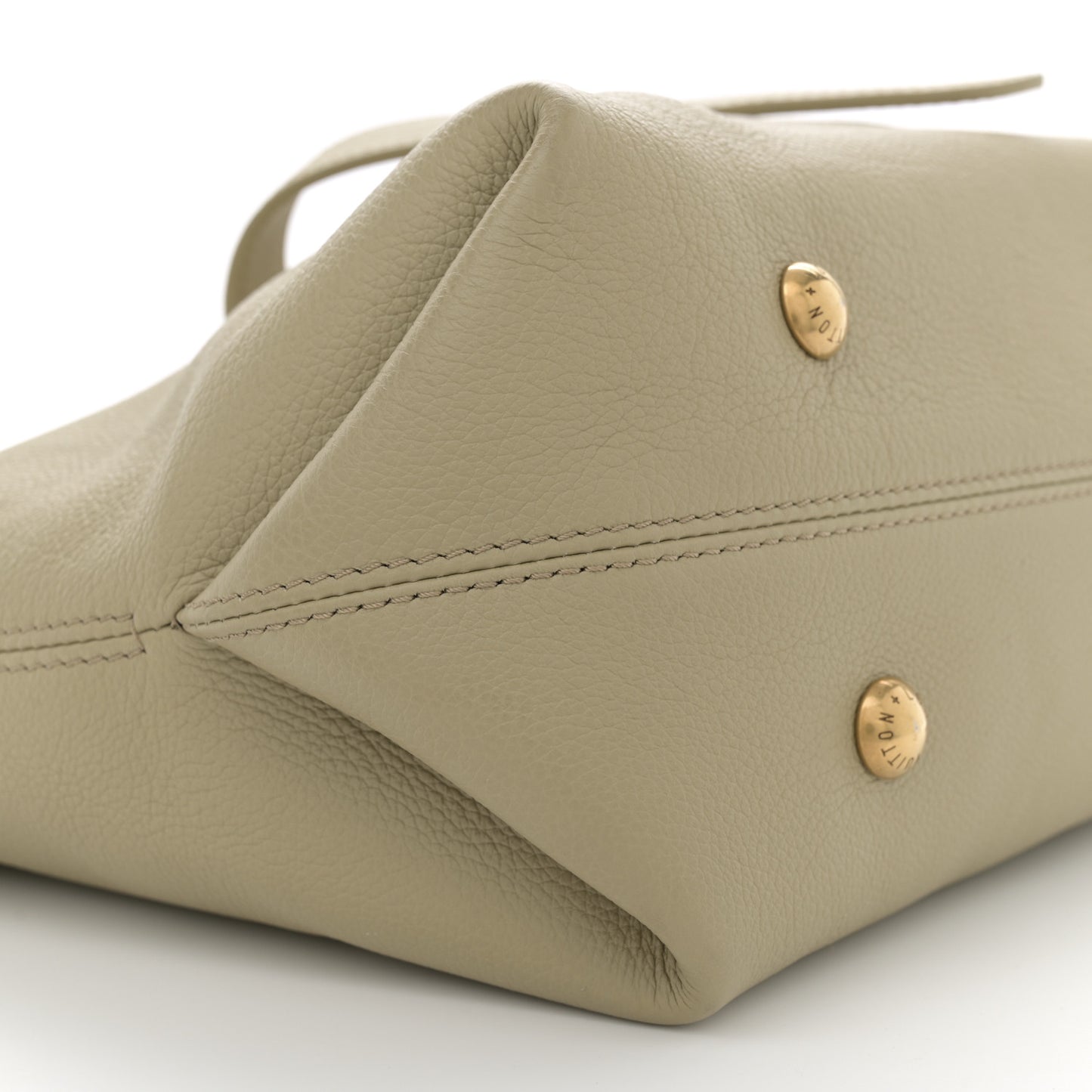 Grained Calfskin Low Key Cabas MM Clay