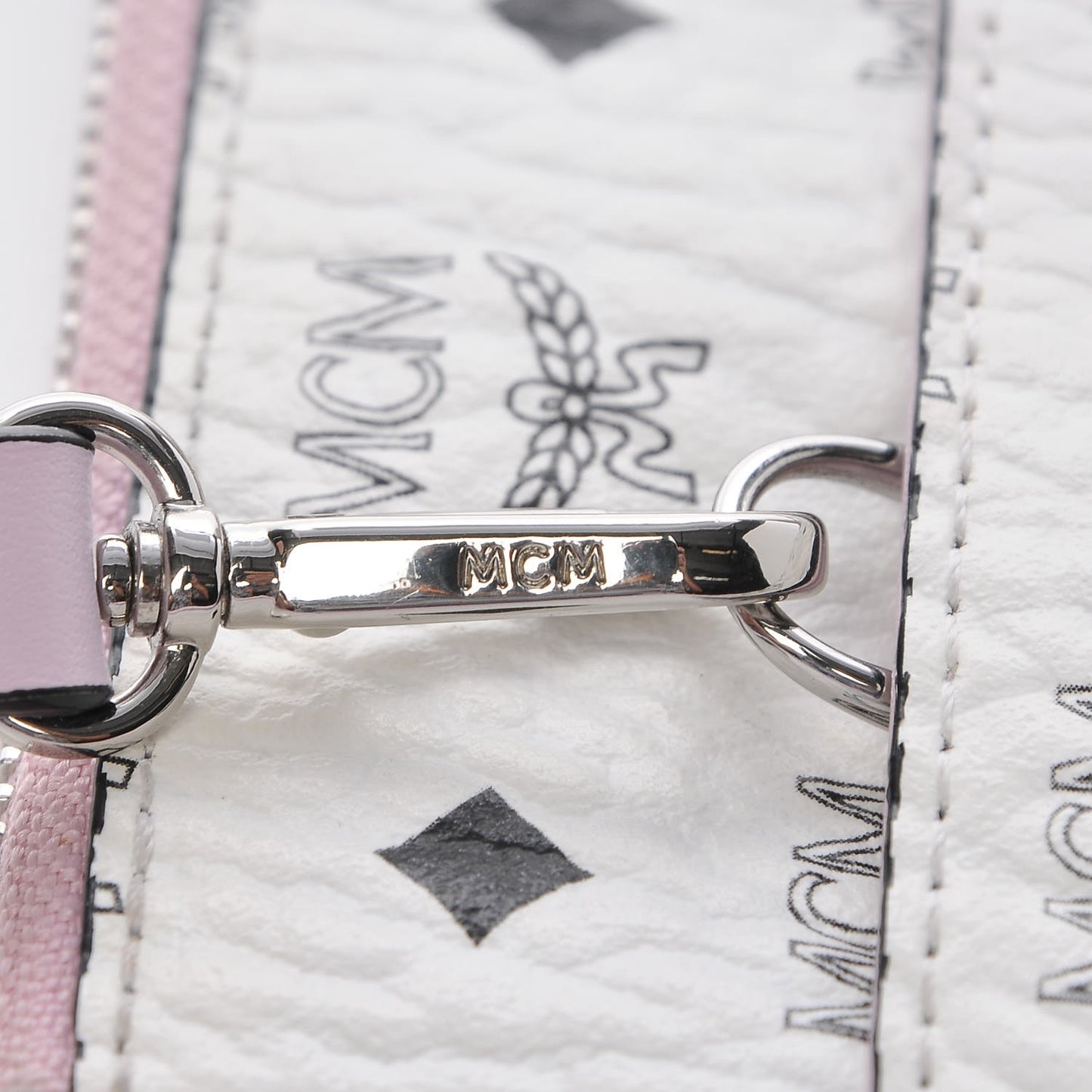 Visetos Medium Punk Rabbit Crossbody Pouch White
