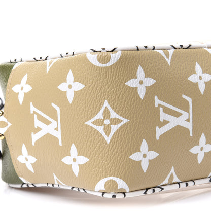 Louis Vuitton Monogram Giant Beach Pouch Kaki 9 of 10
