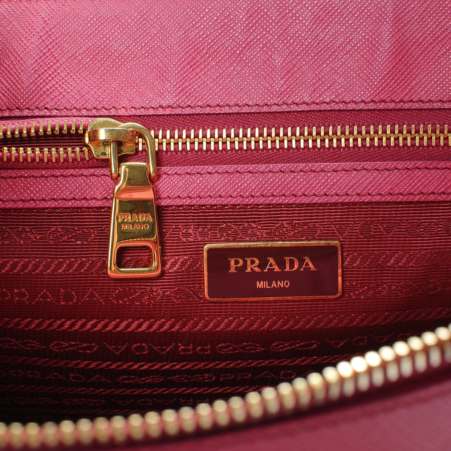 Saffiano Small Galleria Double Zip Tote Peonia