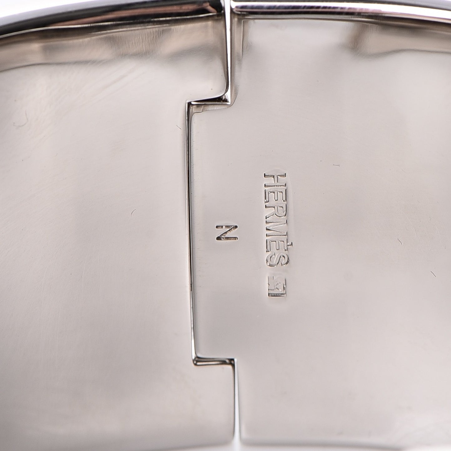 Enamel Extra Wide Clic Clac H Bracelet GM Vert Anis White