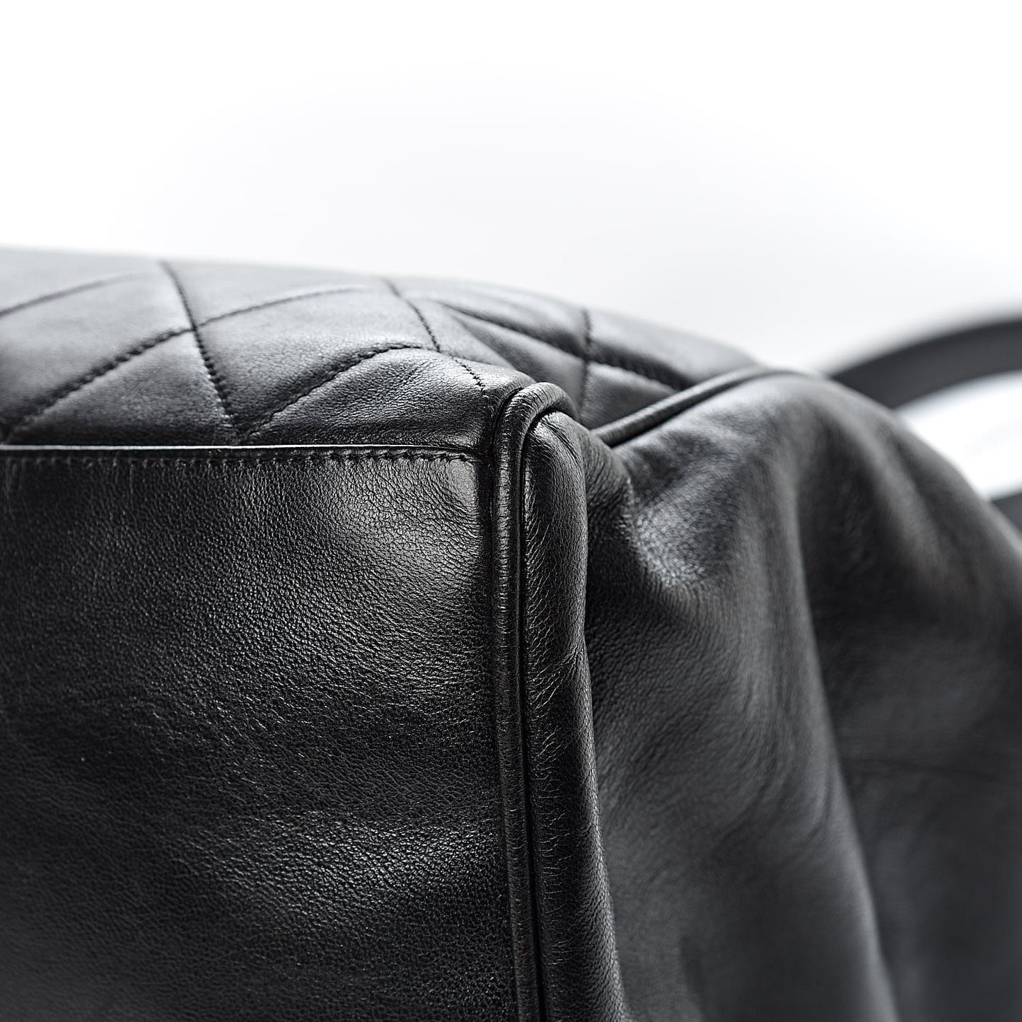 Lambskin Quilted Shoulder Bag Black