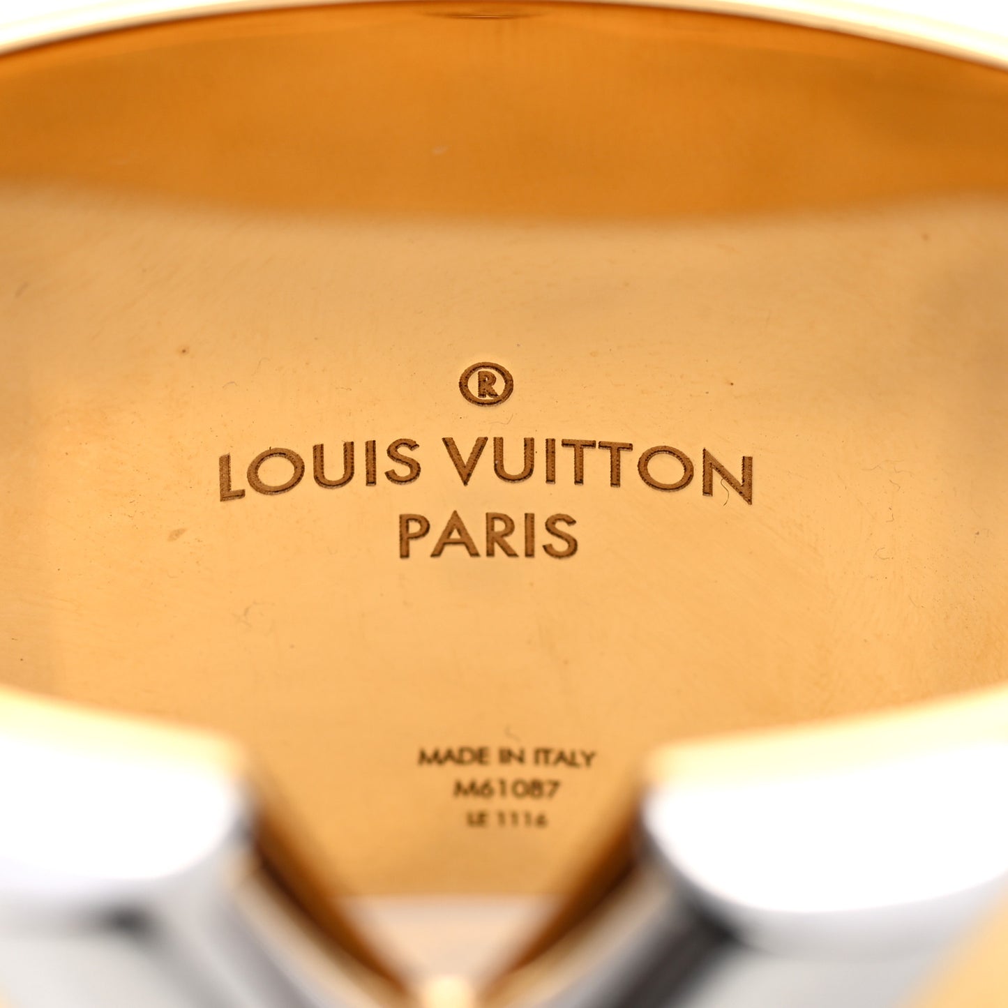 Essential V Cuff Gold