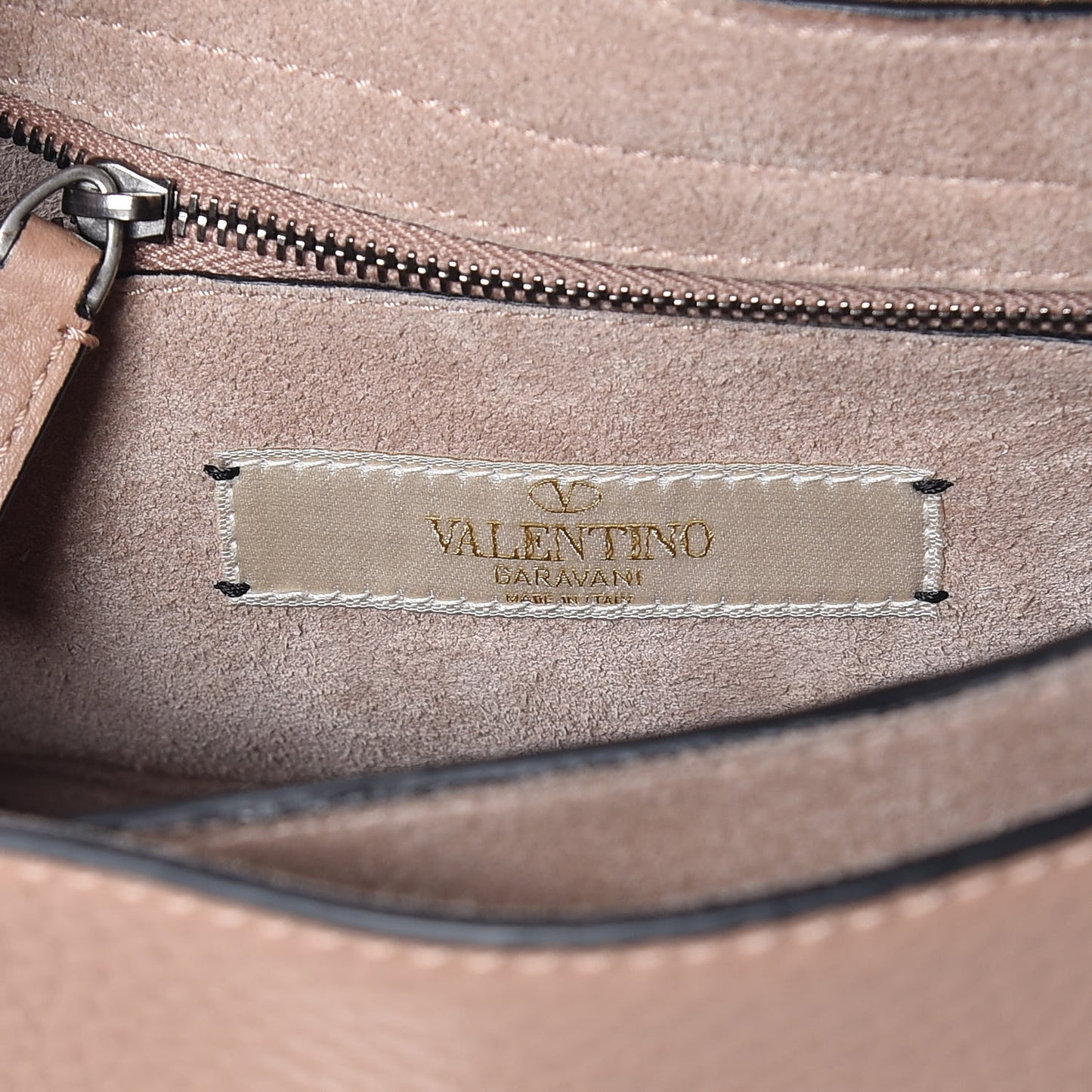 Pebbled Calfskin Medium Rockstud Rolling Flap Saddle Bag Soft Noisette