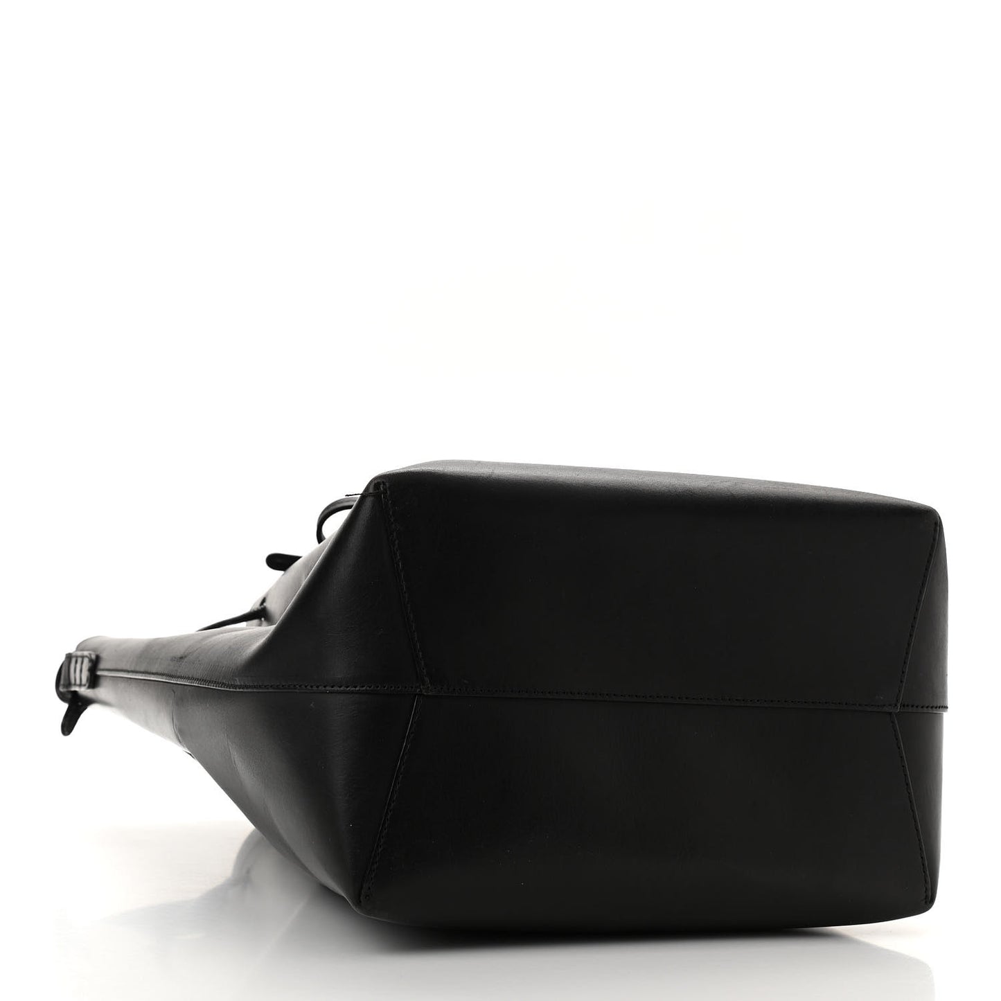 Vegetable Tanned Calfskin Bucket Bag Black Flamma