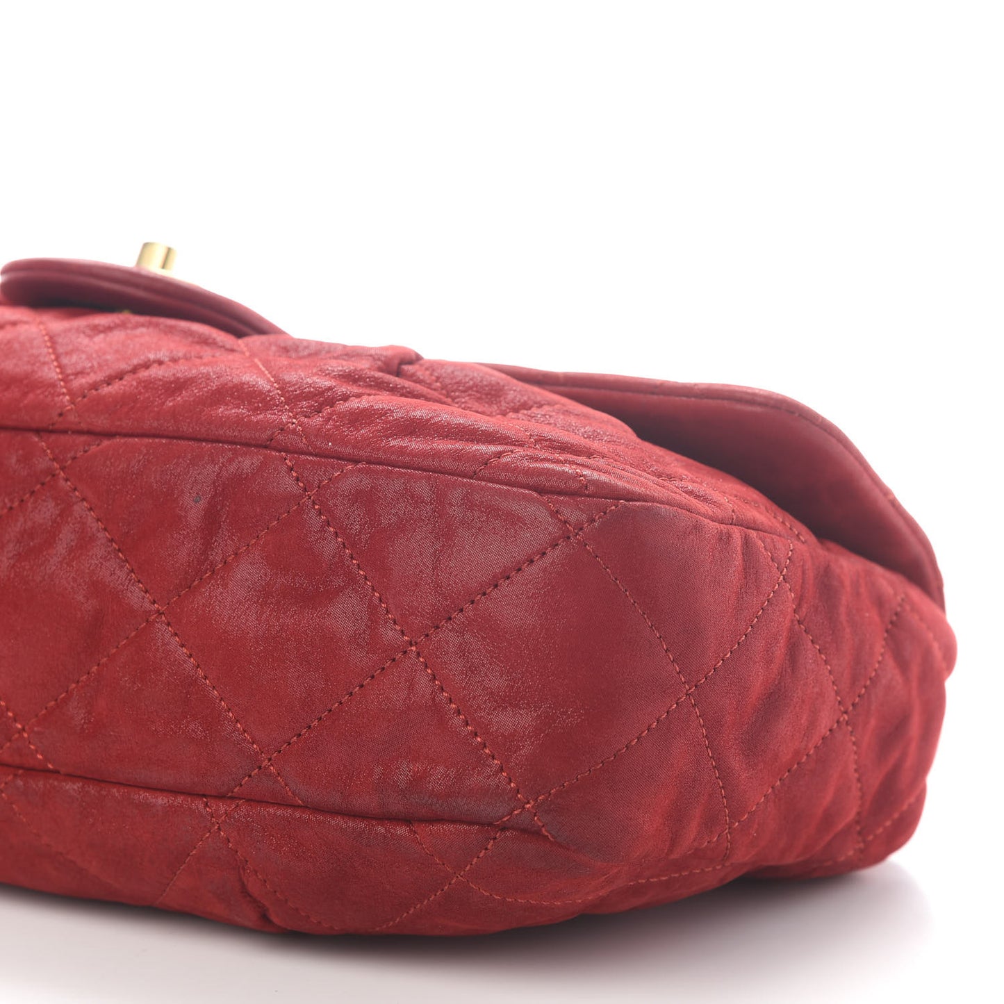 Iridescent Calfskin Large Chic Quilt Flap Red