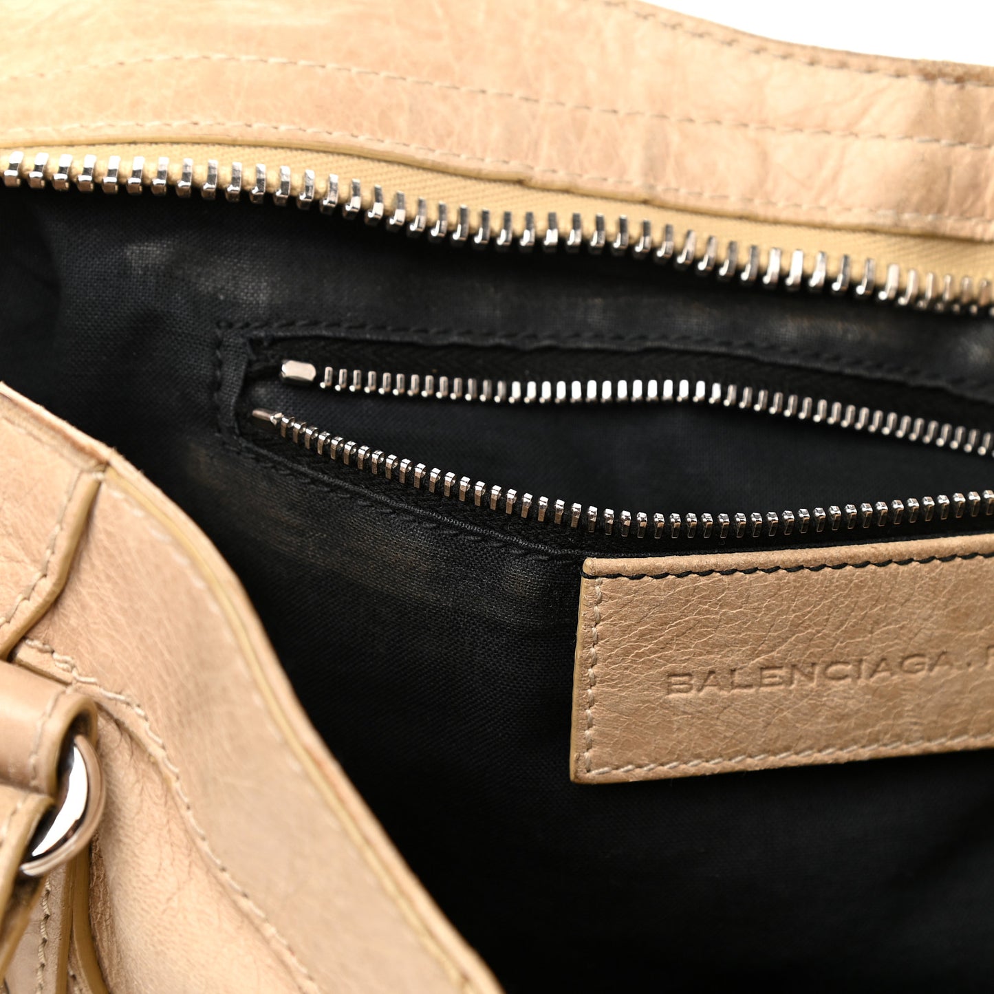 Agneau Giant 12 Silver Hardware City Sahara