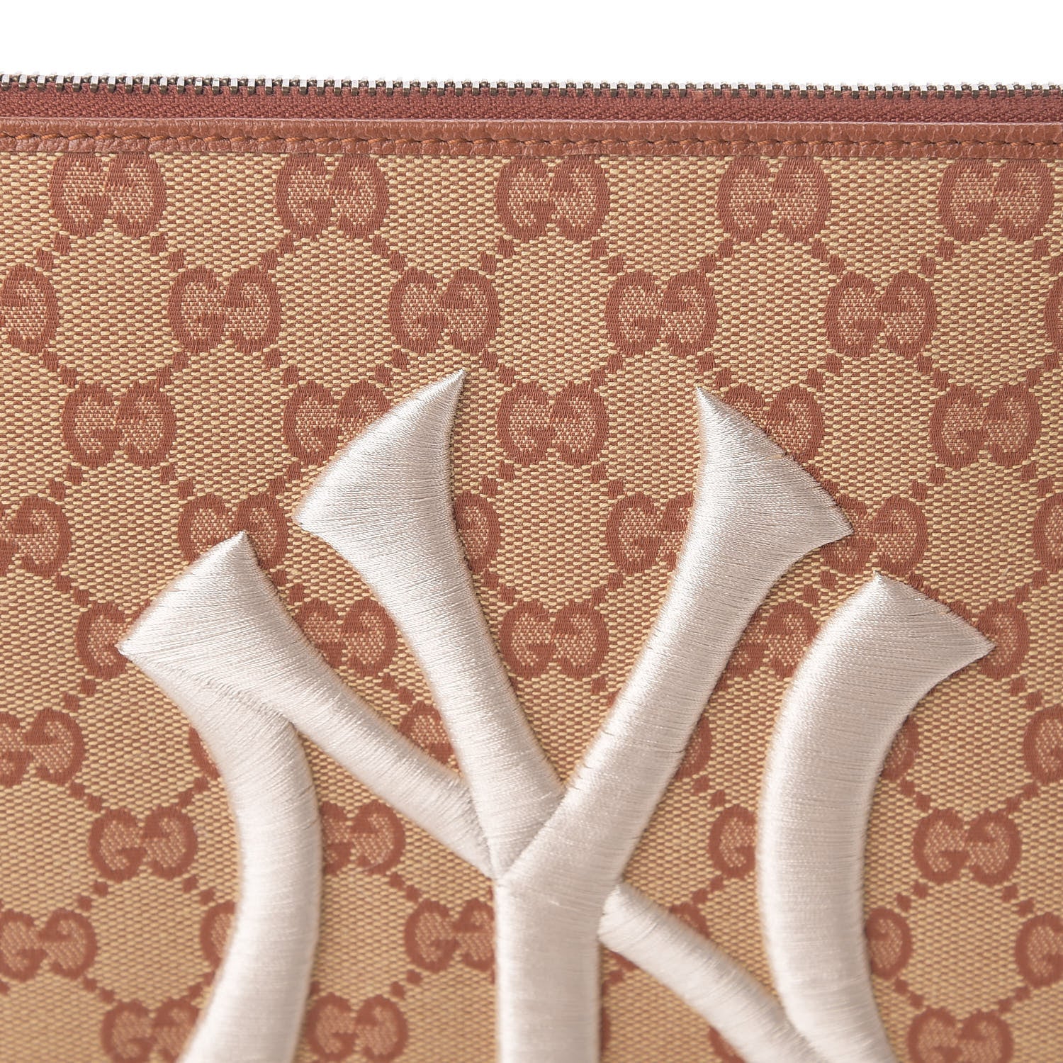 Gucci X MLB GG Monogram NY Yankees Zip Wristlet Pouch Beige Ruggine Ivory 8 of 9